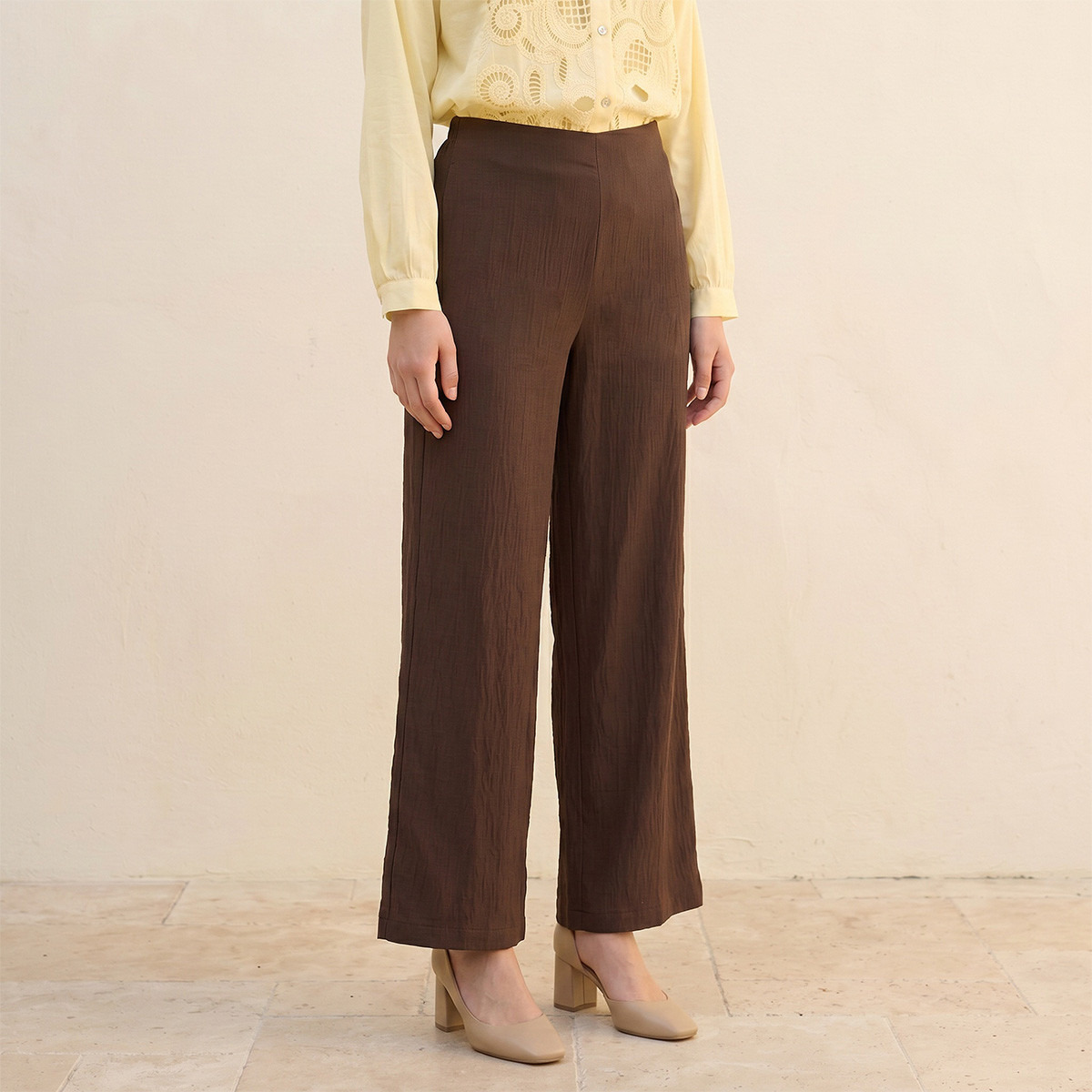 بنطلون واسع الساق بملمس بارز من سبلاش سمارت-women-clothing-trousers-image-1