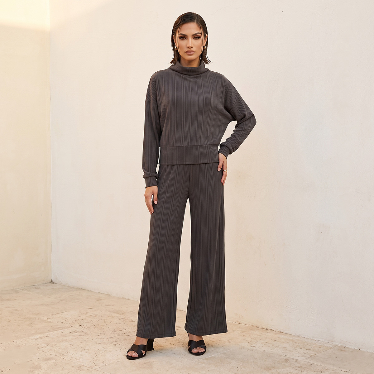 بلوزة بياقة عالية وقصة مريحة من سبلاش سمارت-women-clothing-shirtsandblouses-blouses-image-5
