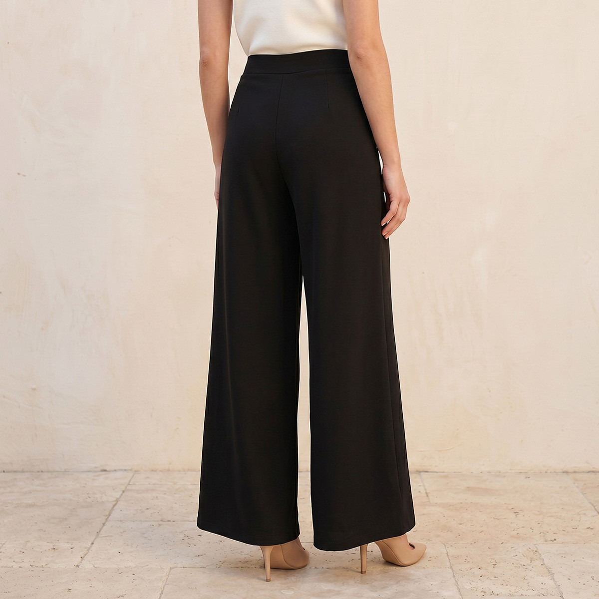 بنطلون واسع بخصر مطاطي وتفاصيل أزرار من سبلاش سمارت-women-clothing-trousers-image-4