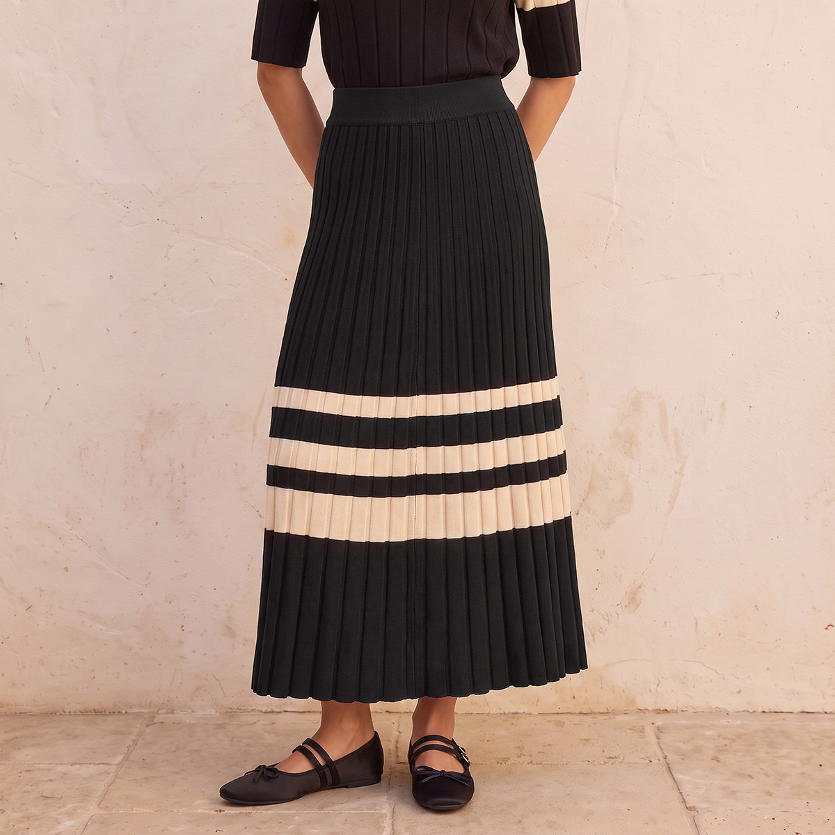 Splash Smart Pleated A-line Skirt with Ribbed Waistband-women-clothing-skirts-image-2