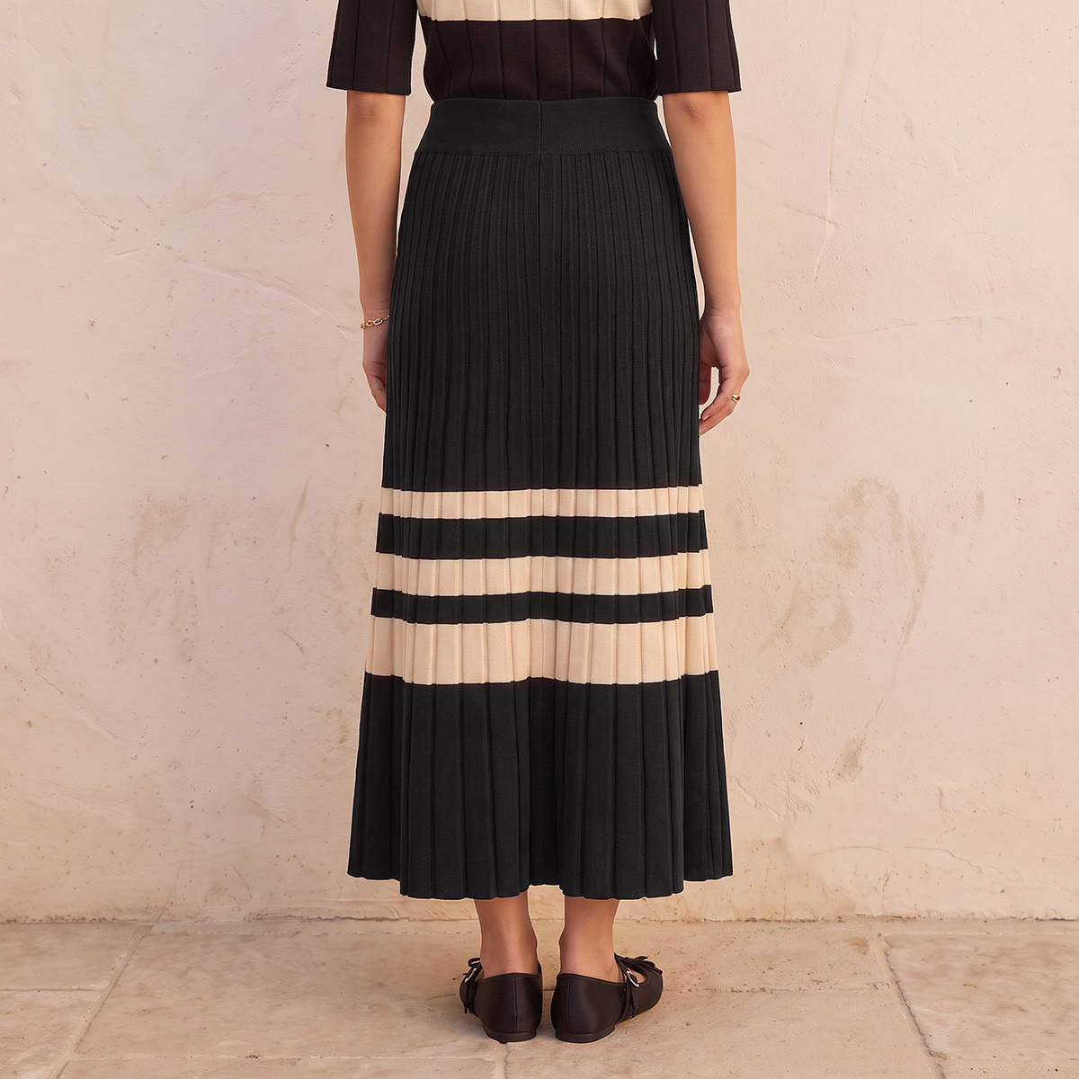 Splash Smart Pleated A-line Skirt with Ribbed Waistband-women-clothing-skirts-image-4