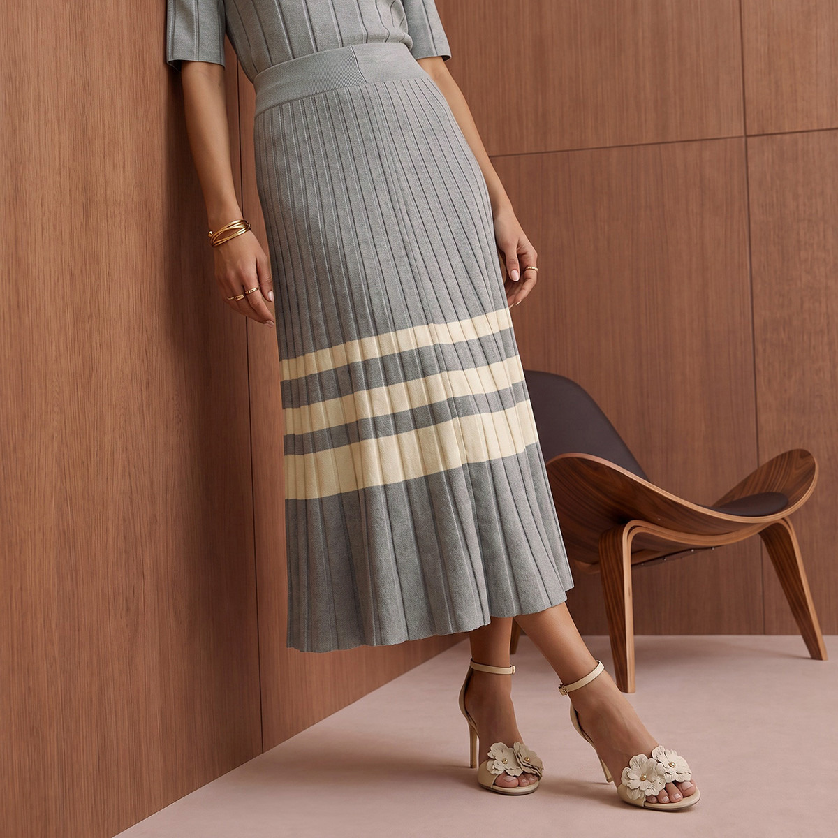 تنورة بكسرات وخصر مطاطي  من سمارت من سبلاش-women-clothing-skirts-image-1