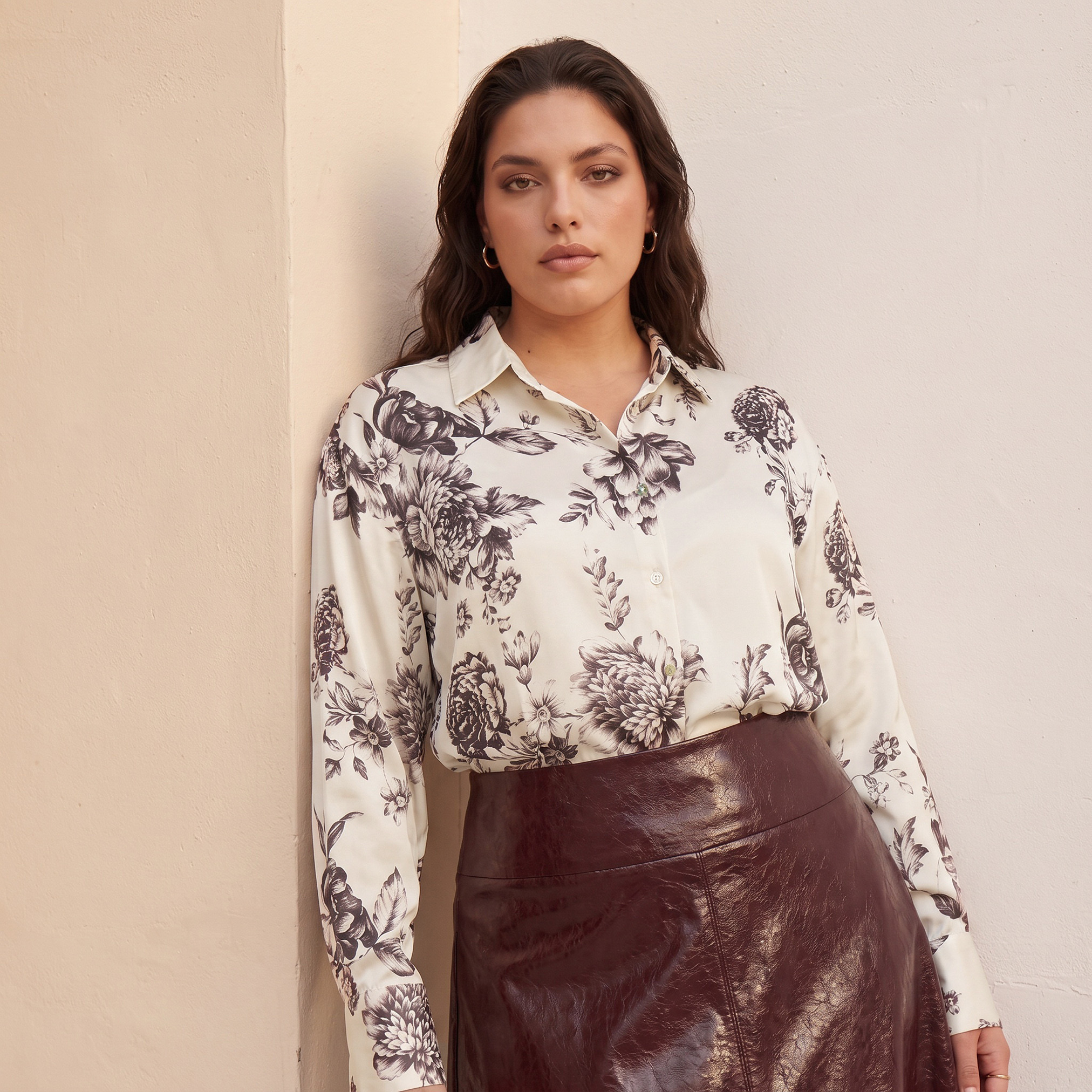 قميص ساتان بطبعات زهرية من سبلاش سمارت-women-clothing-shirtsandblouses-shirts-image-2