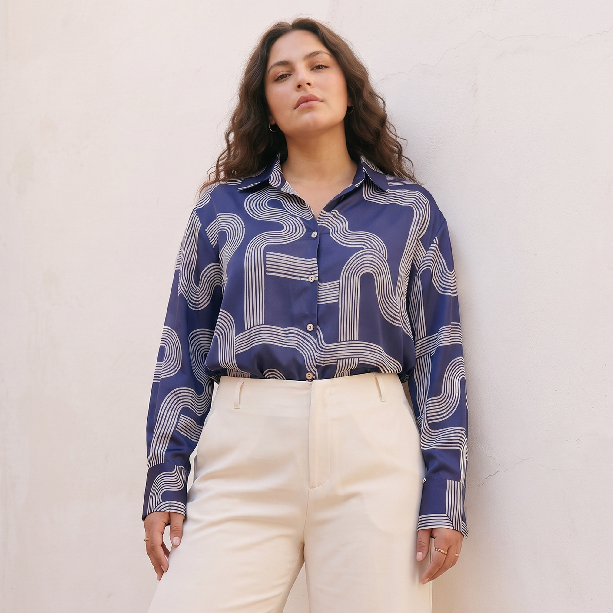 قميص ساتان بطبعات من سبلاش سمارت-women-clothing-shirtsandblouses-shirts-image-2