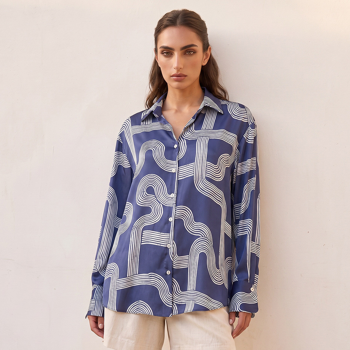 قميص ساتان بطبعات من سبلاش سمارت-women-clothing-shirtsandblouses-shirts-image-1