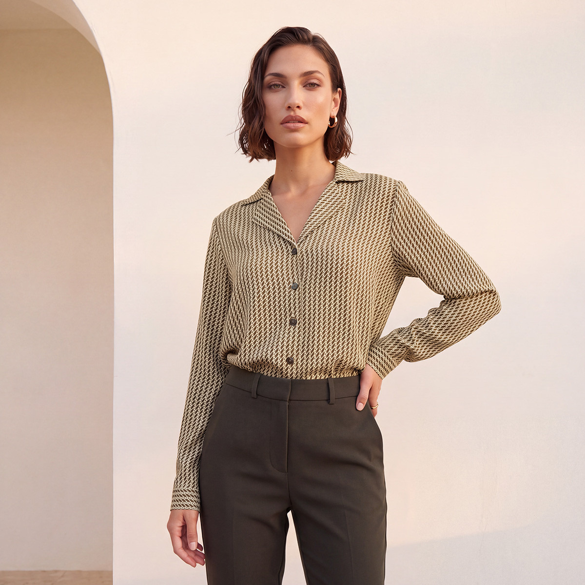 قميص بياقة نوتش من سمارت من سبلاش-women-clothing-shirtsandblouses-shirts-image-1
