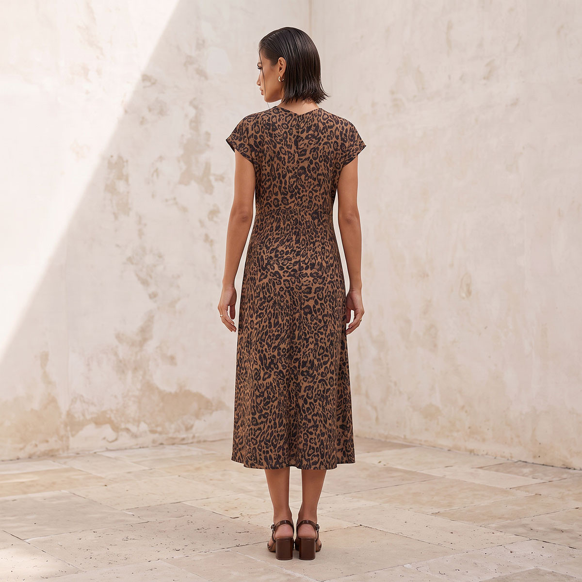 فستان بطبعات حيوانات وزينة معدنية من سبلاش سمارت-women-clothing-dresses-image-3