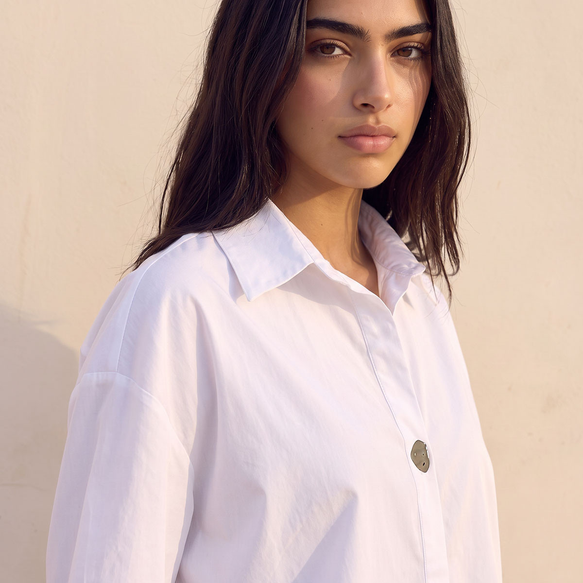 قميص بوبلين بقصة مريحة وحافة غير متساوية من سبلاش سمارت-women-clothing-shirtsandblouses-shirts-image-5