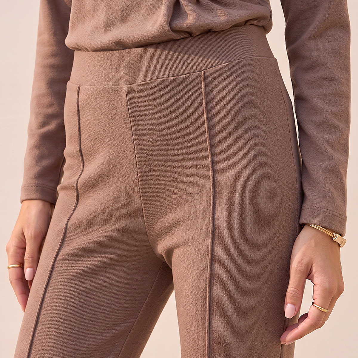 بنطلون بقصة واسعة وخصر مطاطي من سمارت من سبلاش-women-clothing-trousers-image-4