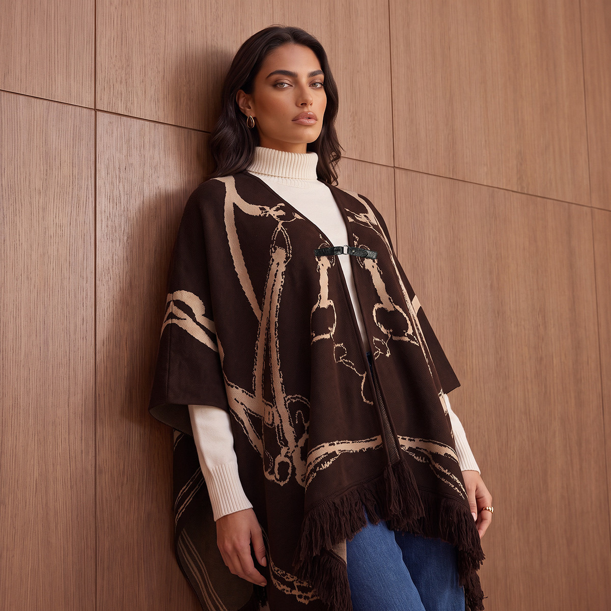وشاح بونشو بقصة مريحة وحواف غير متماثلة وطبعات من سمارت من سبلاش-women-winterwear-cardigansandjumpers-cardigans-image-1