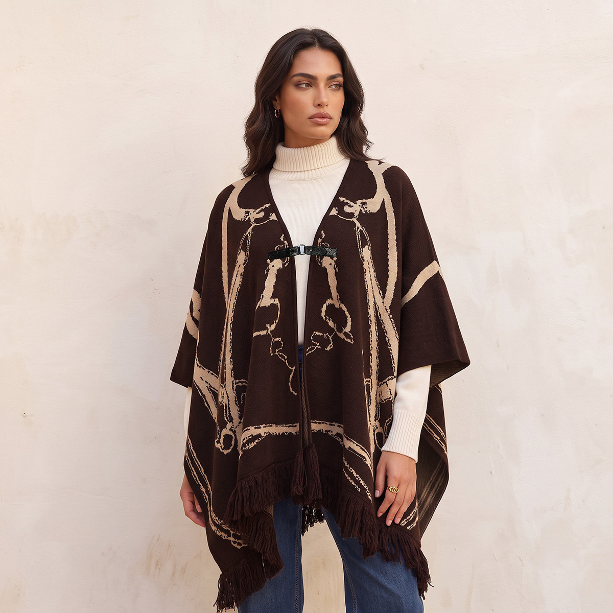 وشاح بونشو بقصة مريحة وحواف غير متماثلة وطبعات من سمارت من سبلاش-women-winterwear-cardigansandjumpers-cardigans-image-2