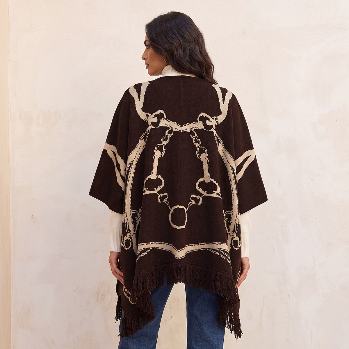 وشاح بونشو بقصة مريحة وحواف غير متماثلة وطبعات من سمارت من سبلاش-women-winterwear-cardigansandjumpers-cardigans-image-5