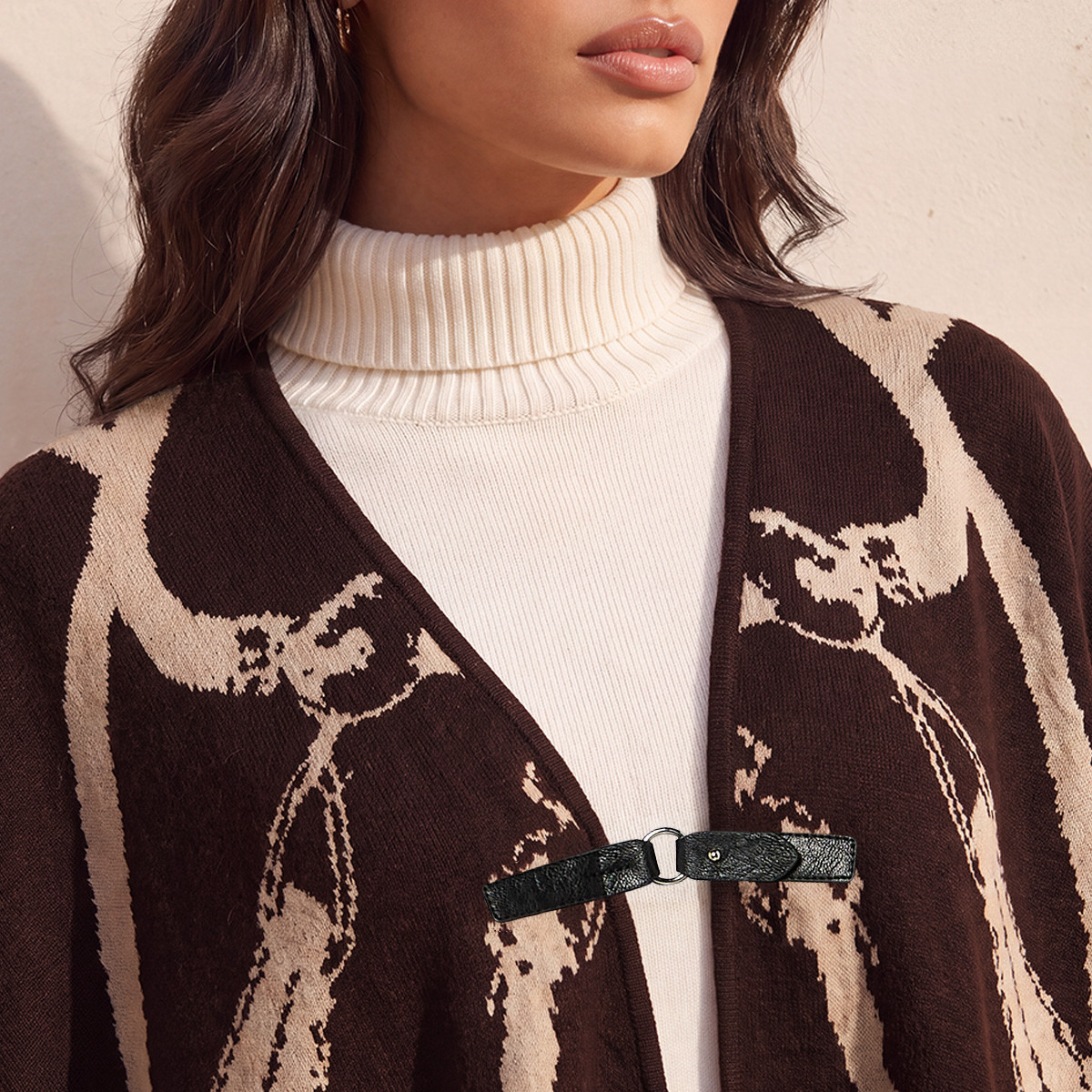 وشاح بونشو بقصة مريحة وحواف غير متماثلة وطبعات من سمارت من سبلاش-women-winterwear-cardigansandjumpers-cardigans-image-7
