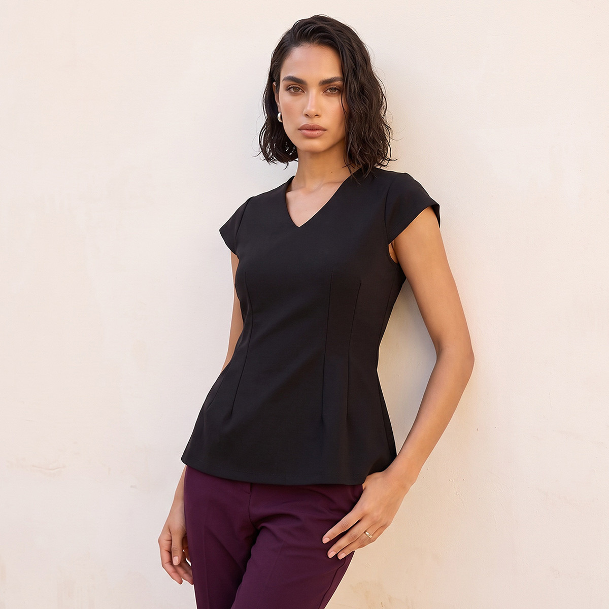 بلوزة بيبلوم بياقة V من سبلاش سمارت-women-clothing-shirtsandblouses-blouses-image-1
