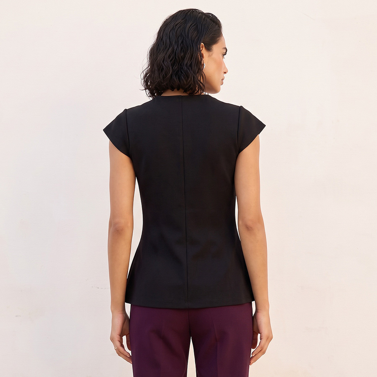 بلوزة بيبلوم بياقة V من سبلاش سمارت-women-clothing-shirtsandblouses-blouses-image-3