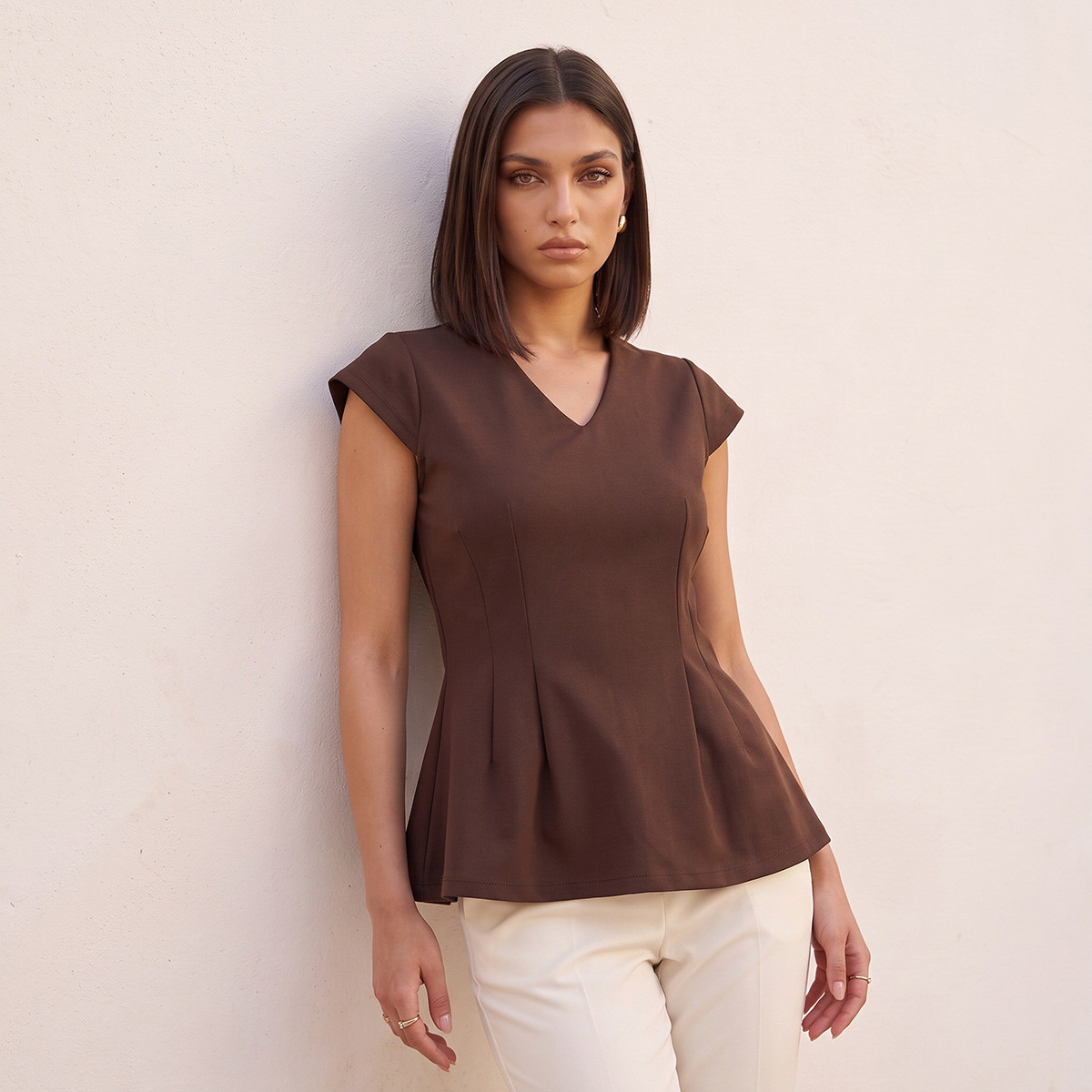 بلوزة بيبلوم بياقة V من سبلاش سمارت-women-clothing-shirtsandblouses-blouses-image-2