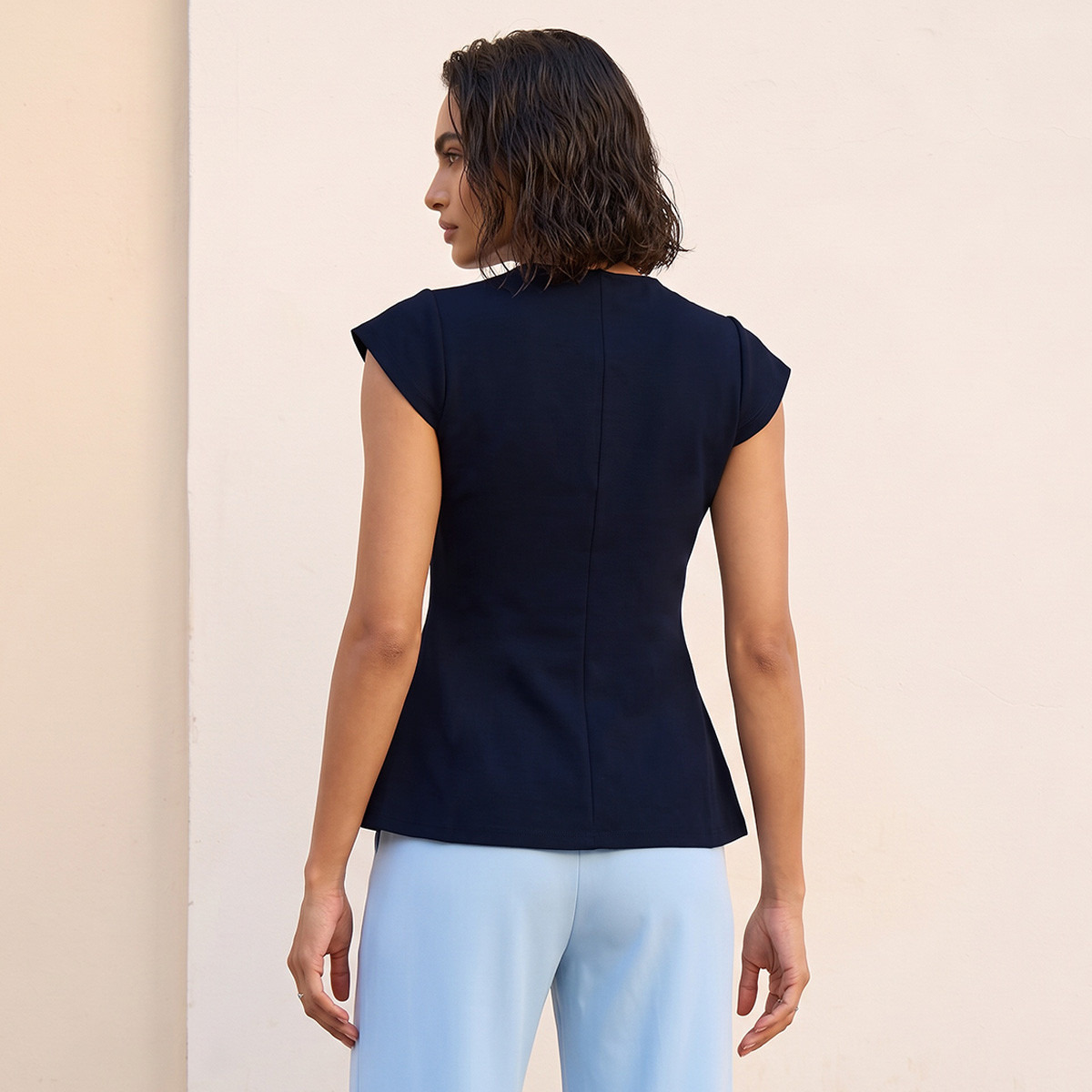 بلوزة بيبلوم بياقة V من سبلاش سمارت-women-clothing-shirtsandblouses-blouses-image-3