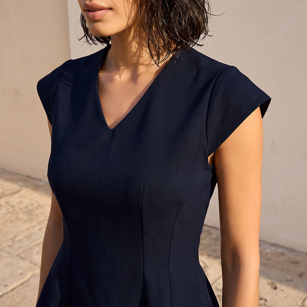 بلوزة بيبلوم بياقة V من سبلاش سمارت-women-clothing-shirtsandblouses-blouses-image-4