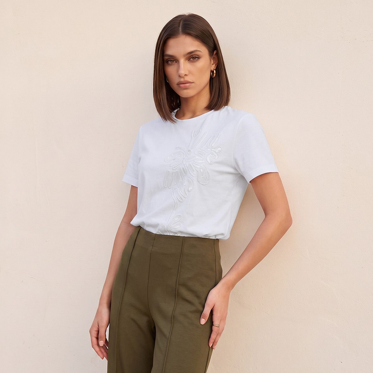 تيشيرت قطن بتطريز بقصة مريحة من سمارت من سبلاش-women-clothing-tshirts-image-1