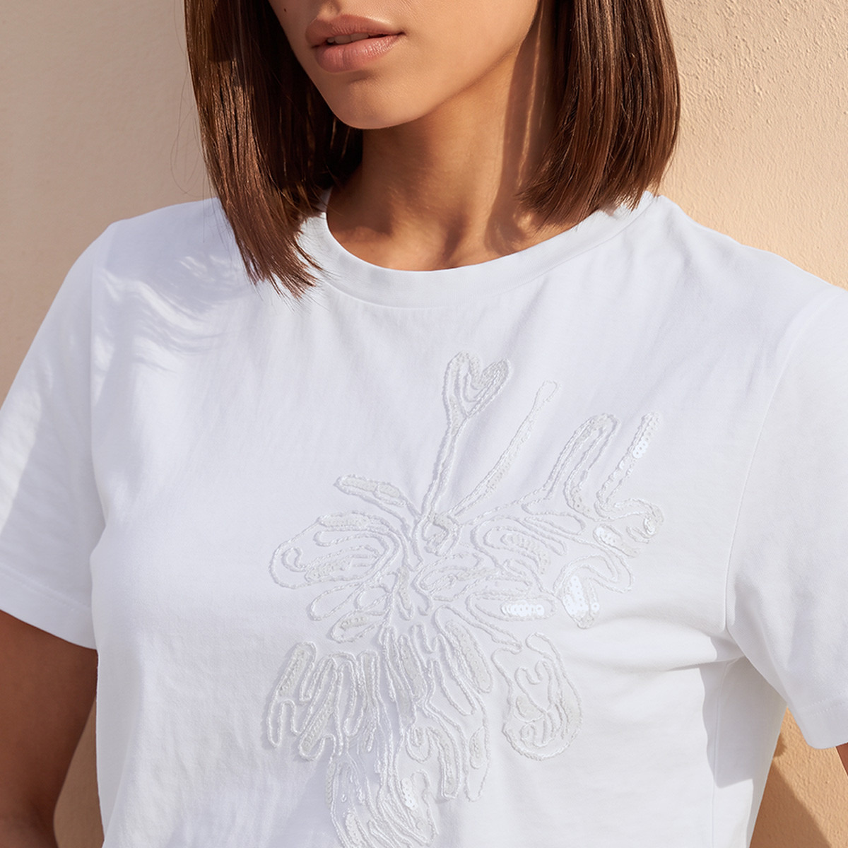 تيشيرت قطن بتطريز بقصة مريحة من سمارت من سبلاش-women-clothing-tshirts-image-4