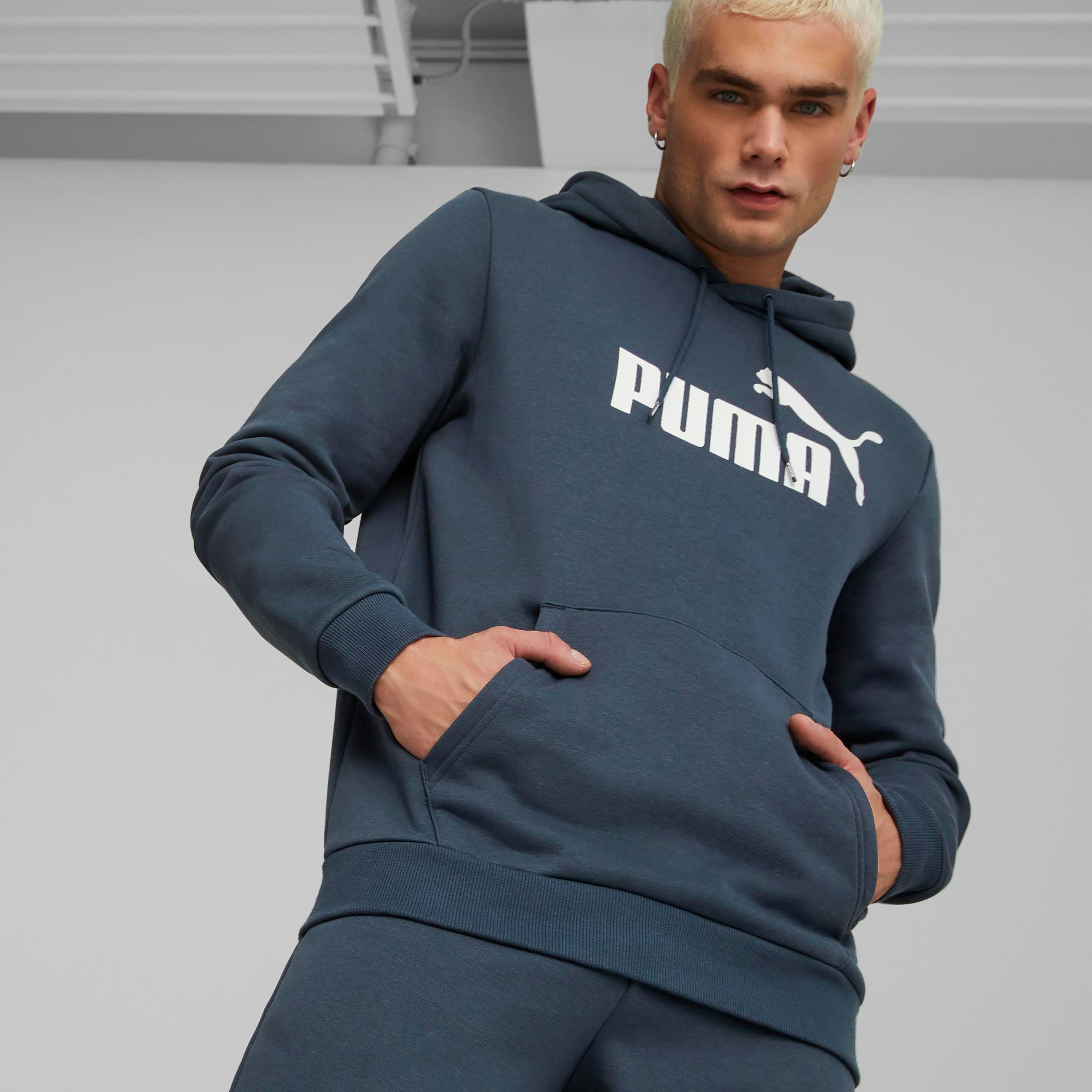 هودي من بوما إسينشال بيج لوجو للرجال 58668761-men-clothing-sportswearandactivewear-hoodiesandsweatshirts-image-1