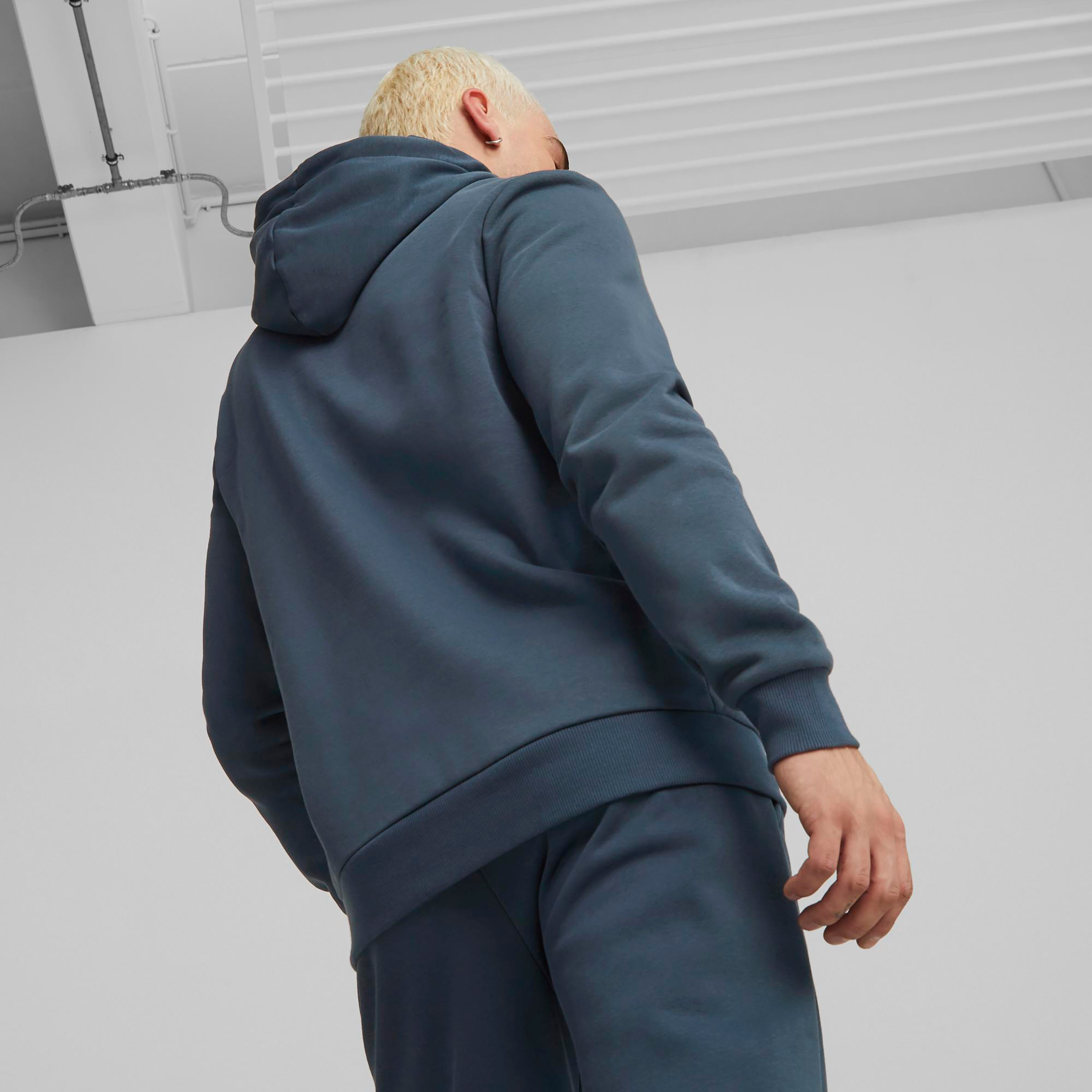 هودي من بوما إسينشال بيج لوجو للرجال 58668761-men-clothing-sportswearandactivewear-hoodiesandsweatshirts-image-4