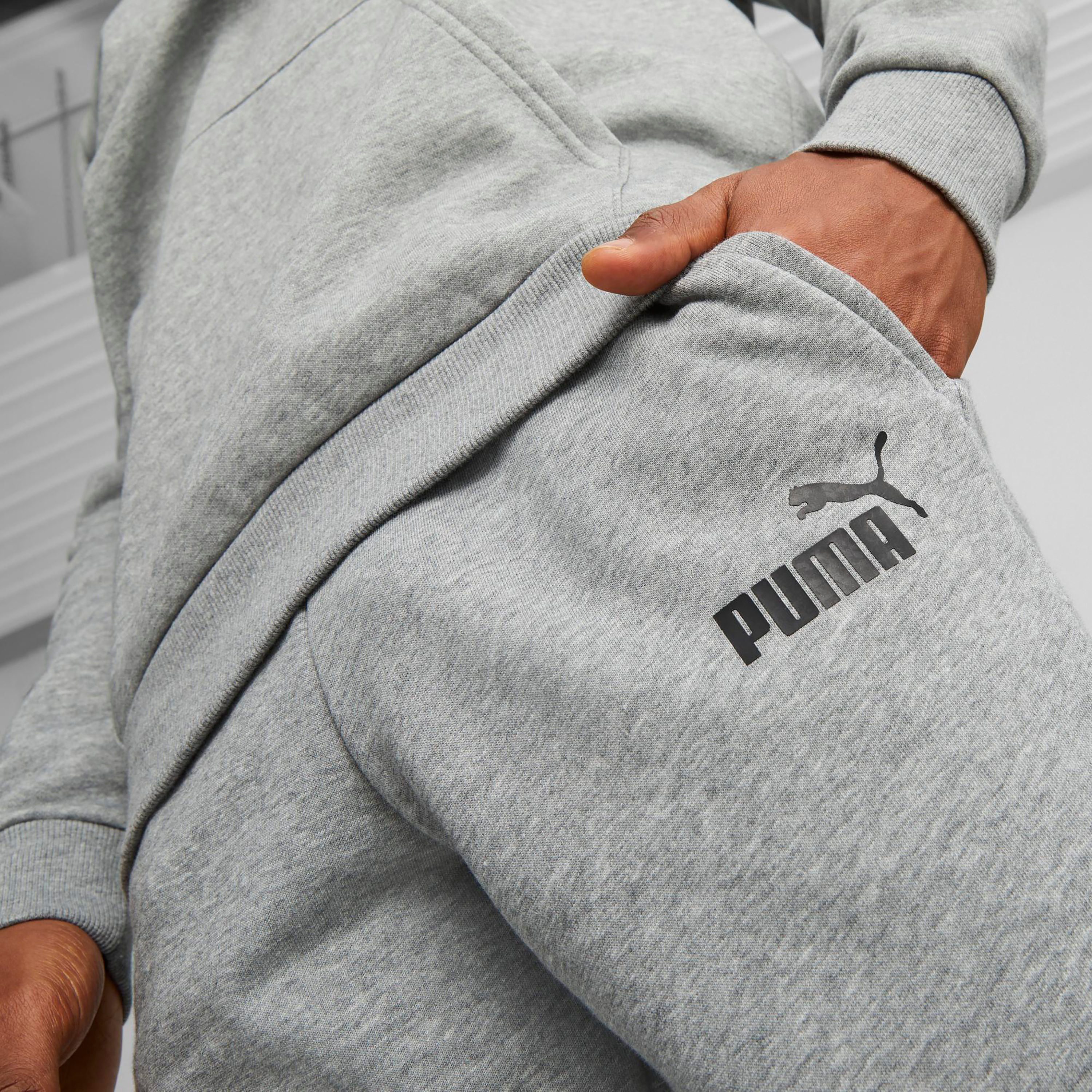 Puma Men's ESS Logo Sweatpants 58671603 | OE-PROMO_CP_OM_B3GET10PER_20241001-image-3