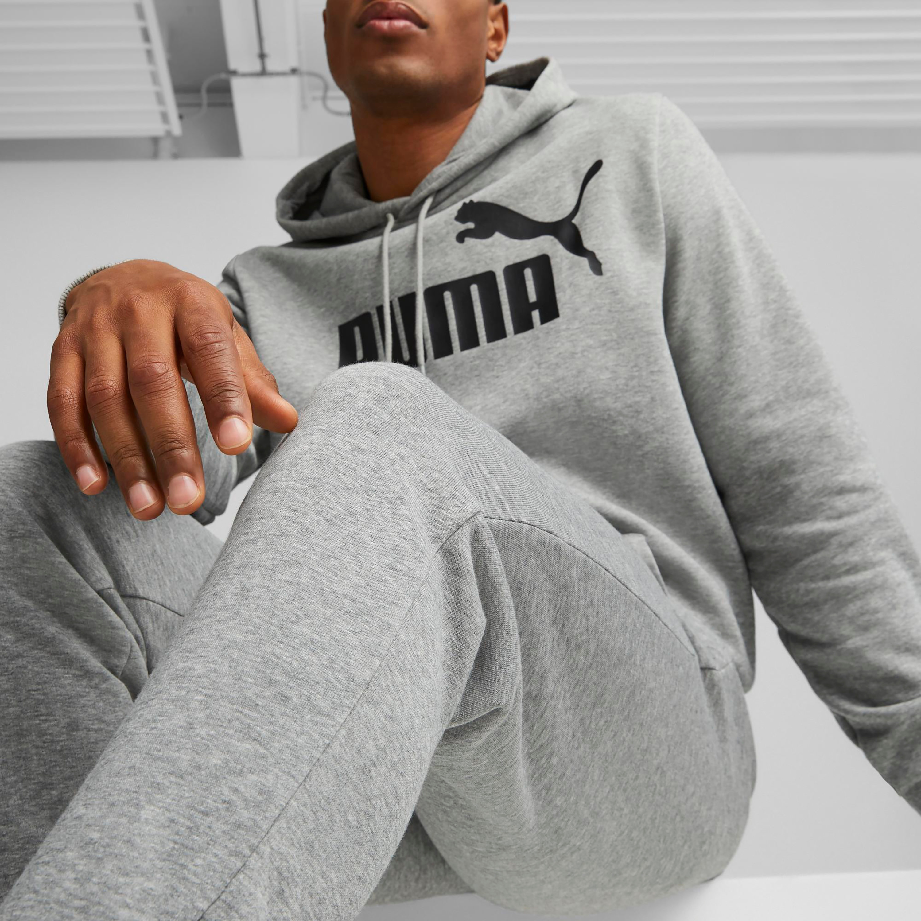 Puma Men's ESS Logo Sweatpants 58671603 | OE-PROMO_CP_OM_B3GET10PER_20241001-image-4