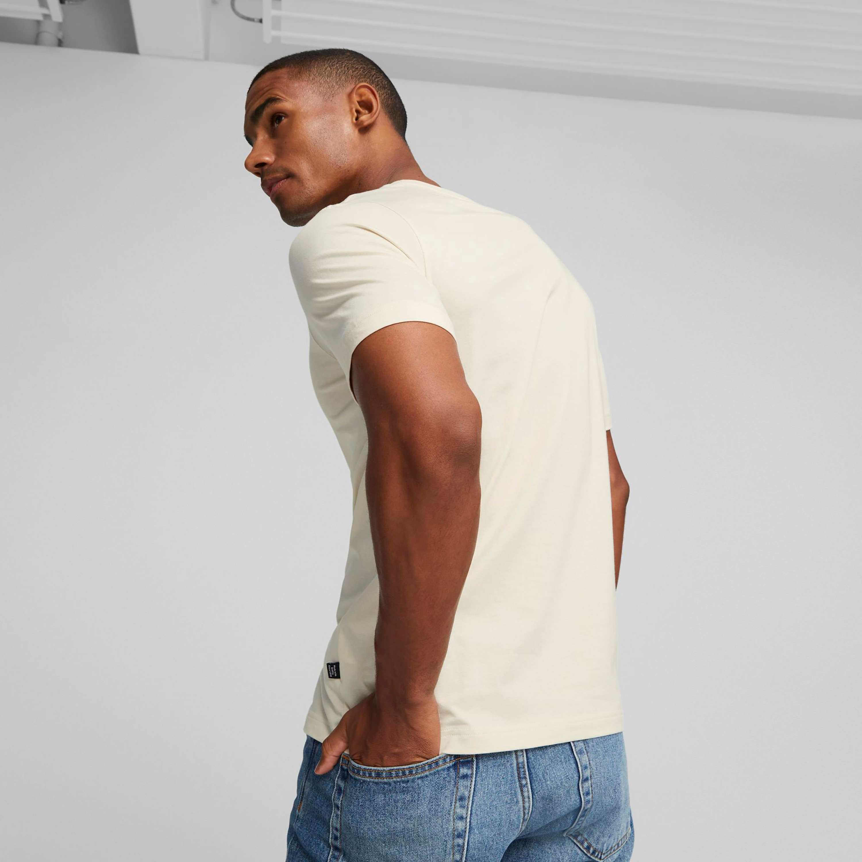 تيشيرت بشعار إي اس اس+ للرجال من بوما | OE-men-clothing-sportswearandactivewear-tshirtsandpolos-image-11