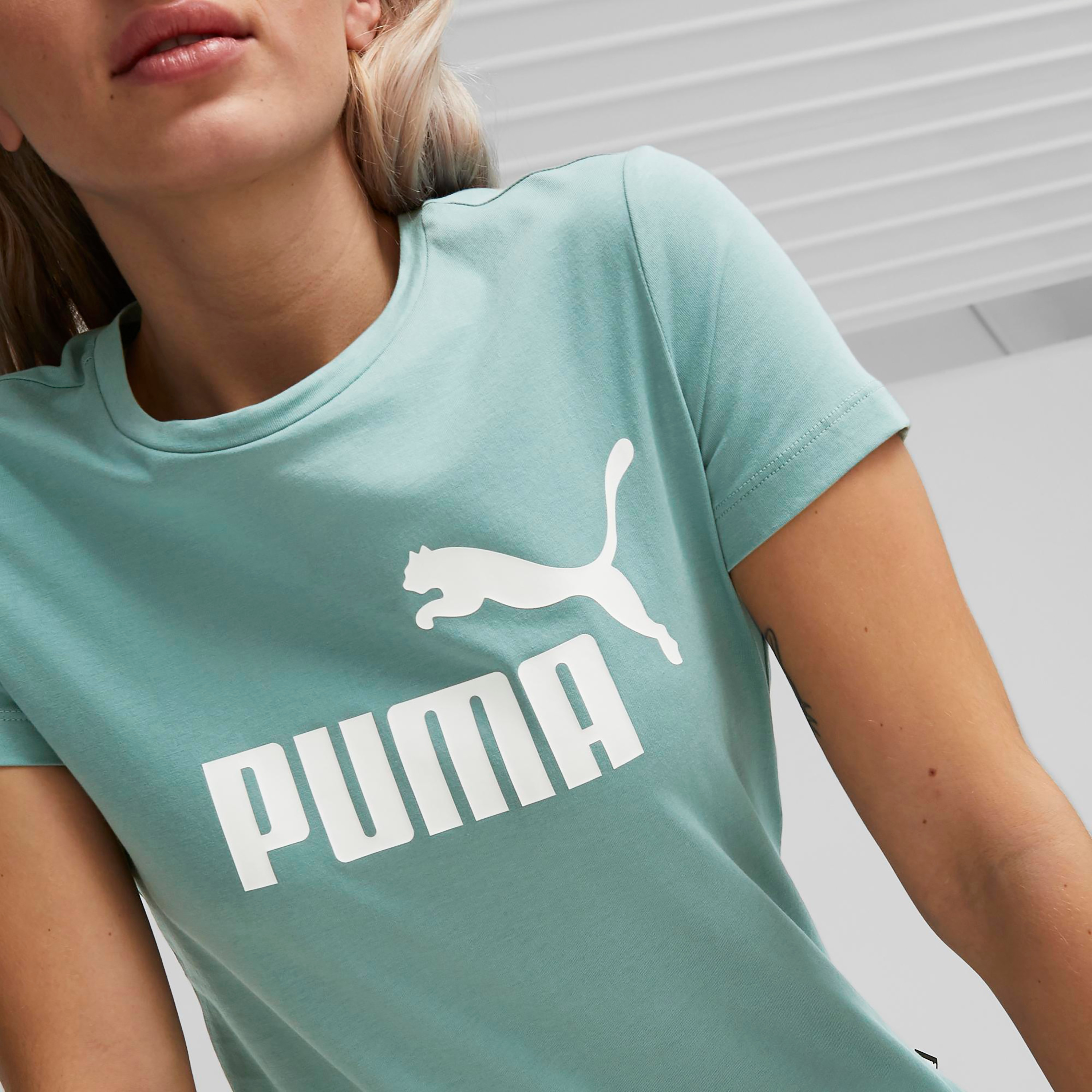 Puma ESS Logo Tee Women's Tee 586775 | OE-women-clothing-tshirts-image-3