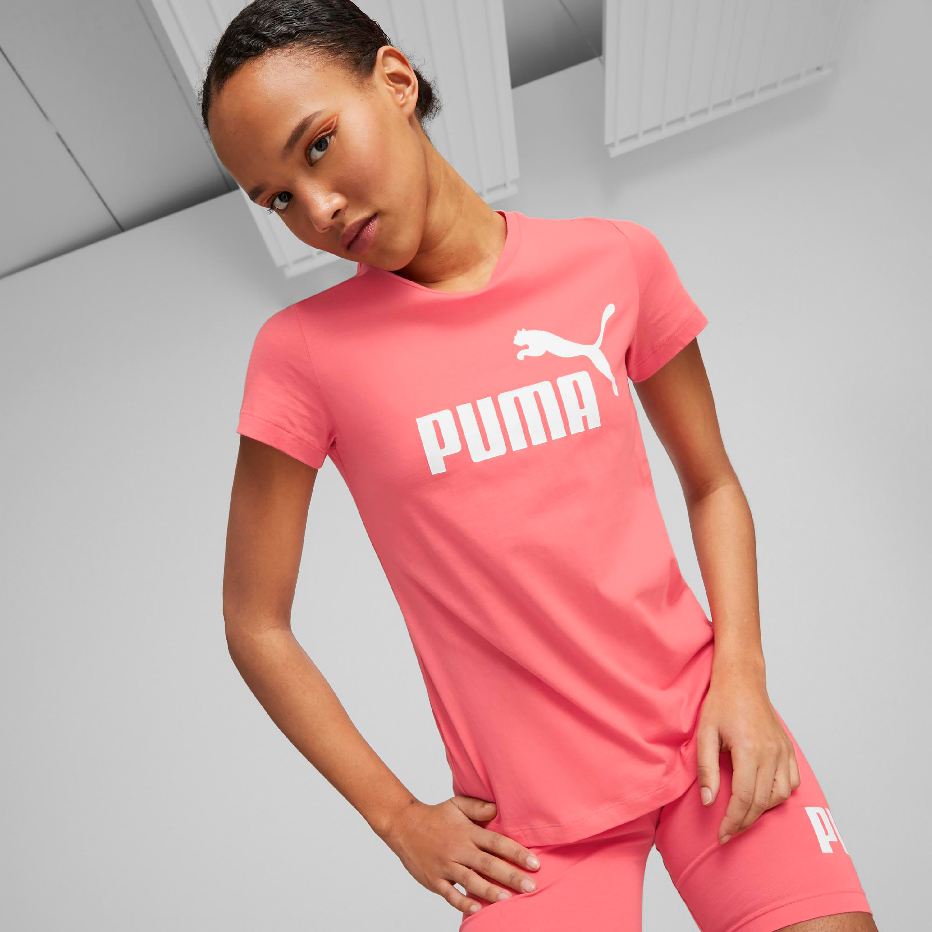 بوما تي شيرت اسينشالز بشعار للنساء 586775 |OE-women-clothing-tshirts-image-5