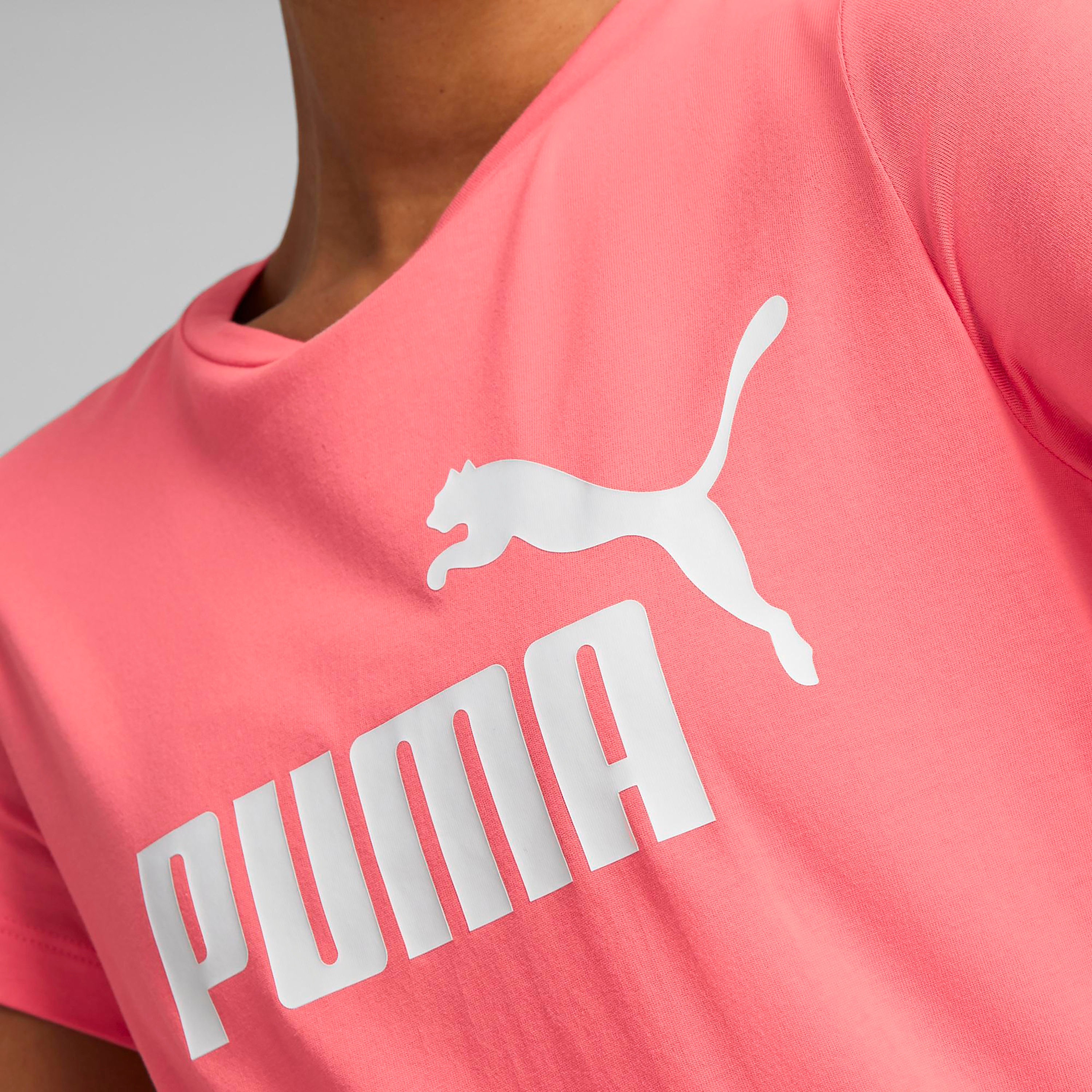 بوما تي شيرت اسينشالز بشعار للنساء 586775 |OE-women-clothing-tshirts-image-3