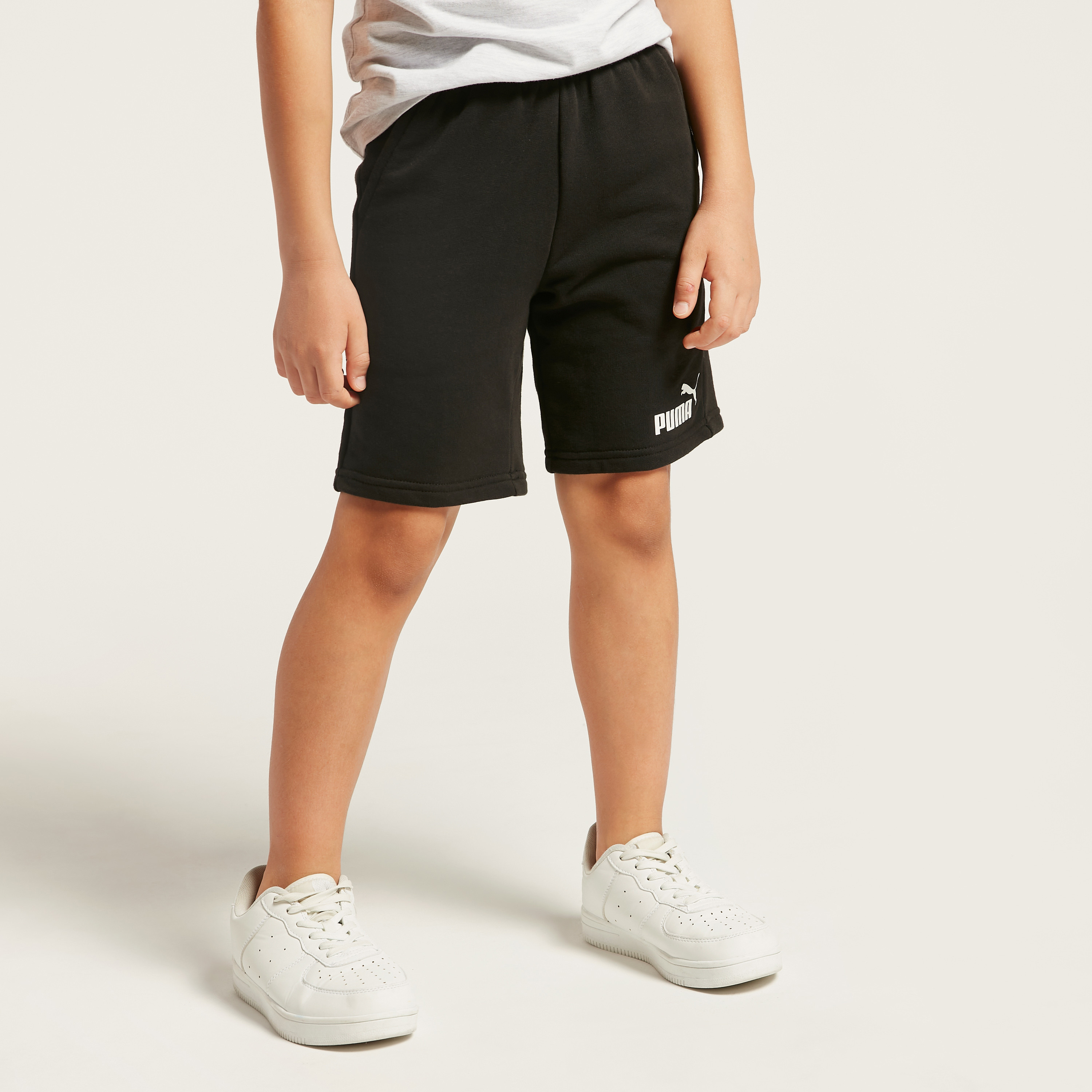 شورت بحزام خصر مطّاطي وجيوب من بوما-sports-boys-clothing-bottoms-image-2