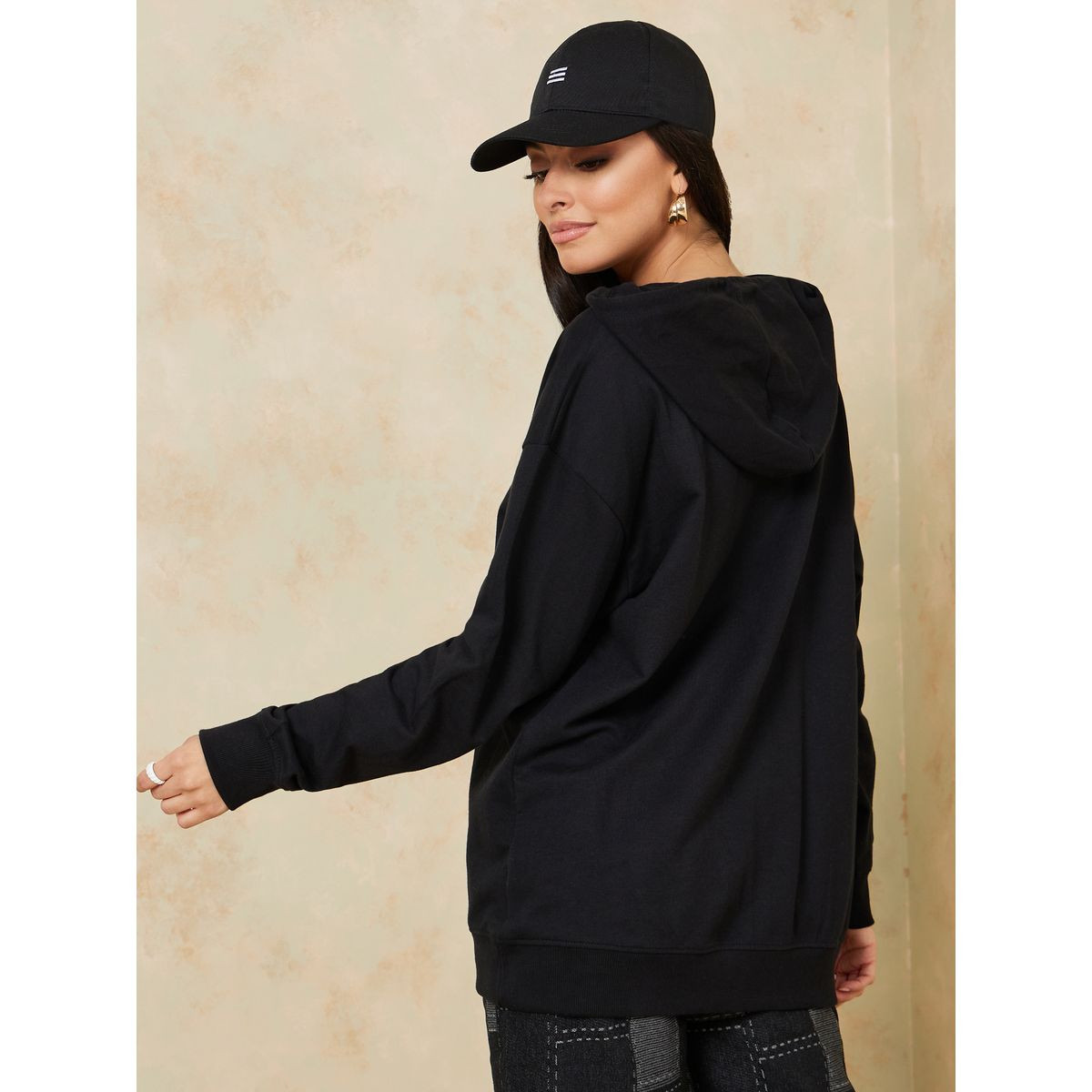 هودي طويل مطبع بكتابة-women-winterwear-hoodiesandsweatshirts-hoodies-image-4