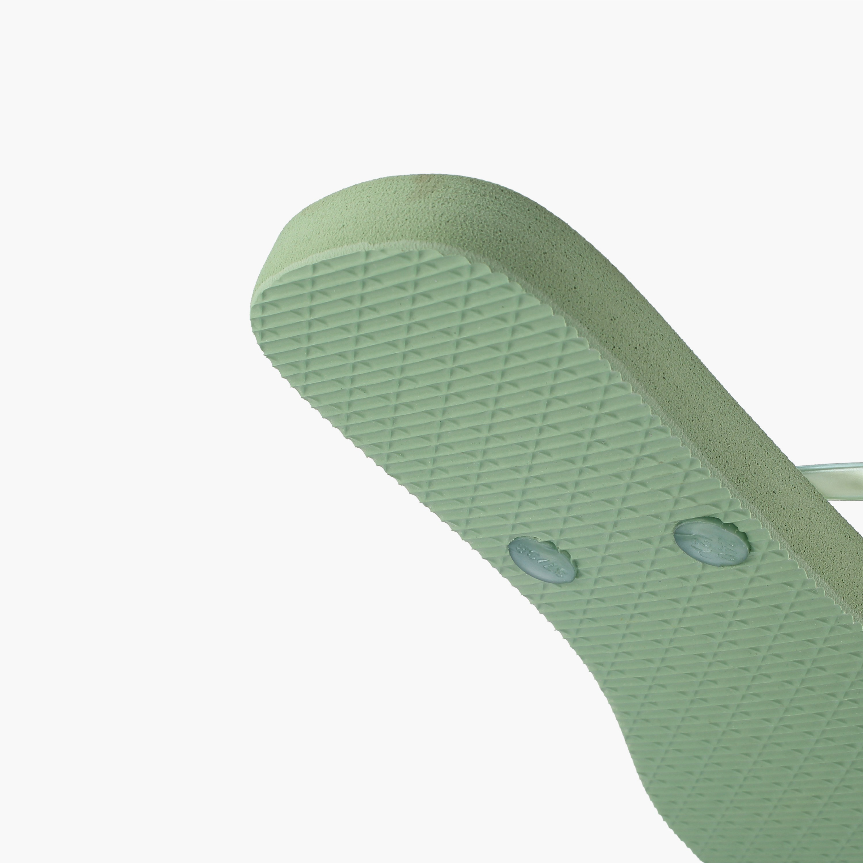 شبشب فليب فلوب بأحزمة ميتالك للنساء من سيليست-women-shoes-flipflopsandslides-image-4