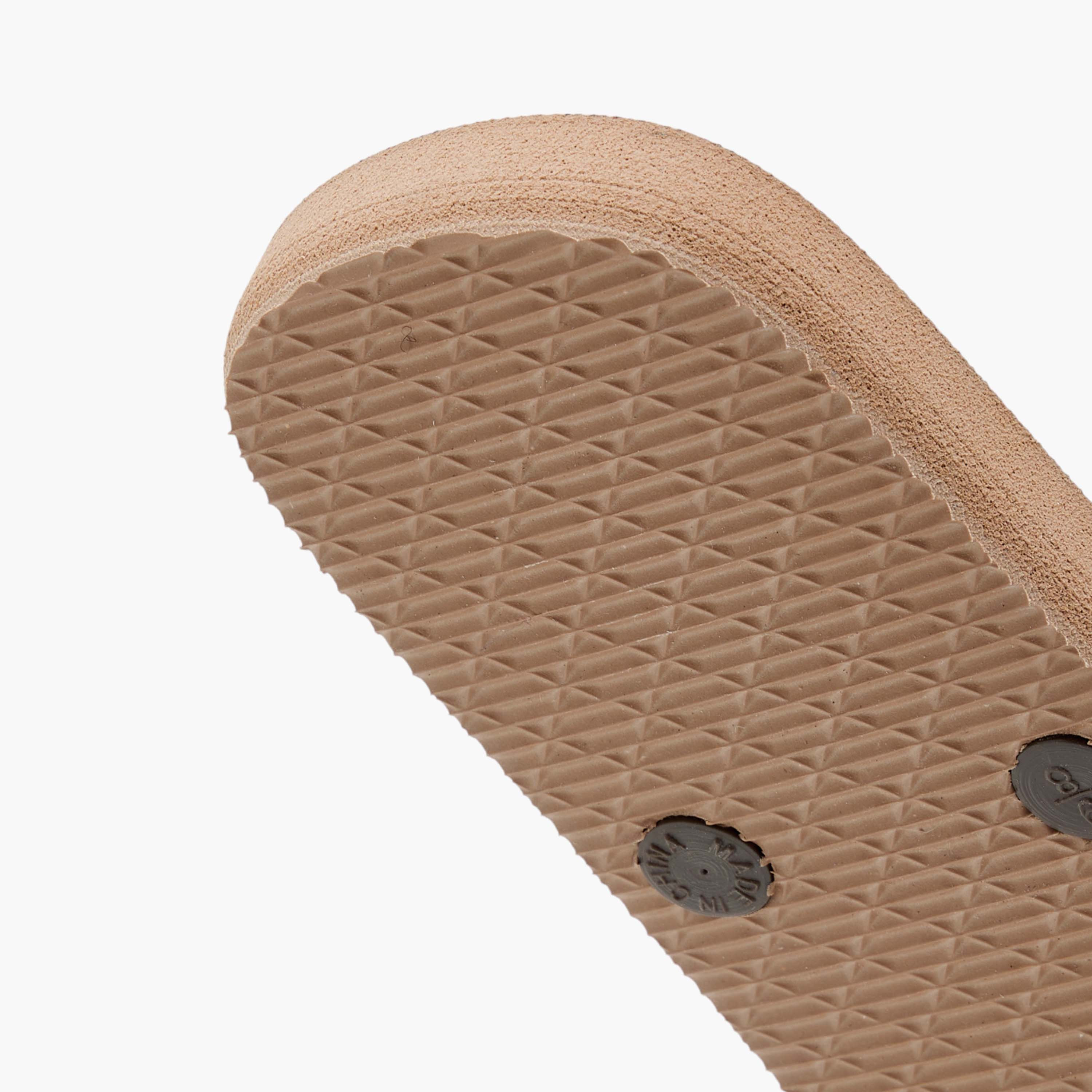 شبشب نسائي بطبعات حيوانات من سيليست-women-shoes-flipflopsandslides-image-4