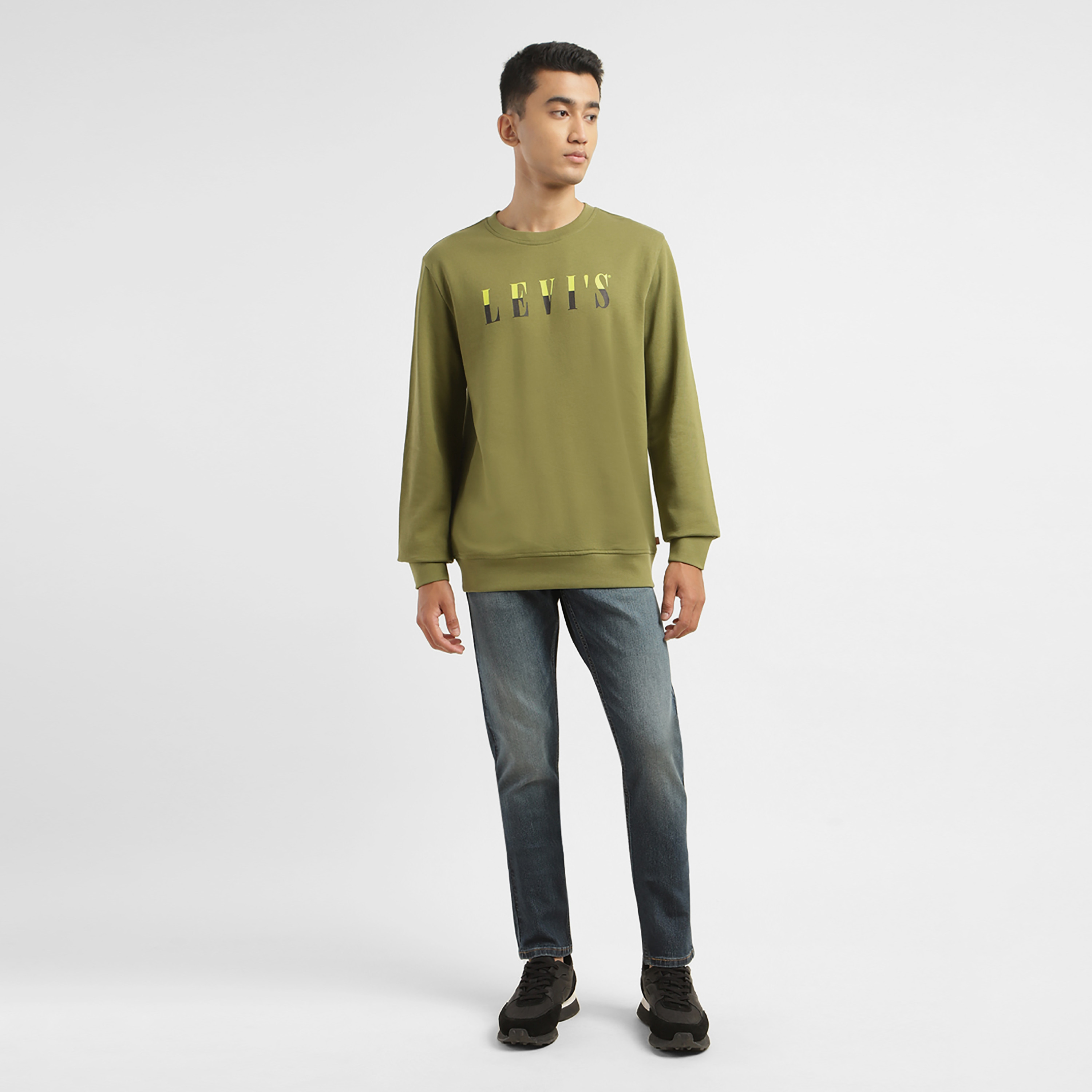 سويت شيرت من ليفايز بأكمام طويلة وياقة مستديرة لوجو-men-winterwear-hoodiesandsweatshirts-image-2
