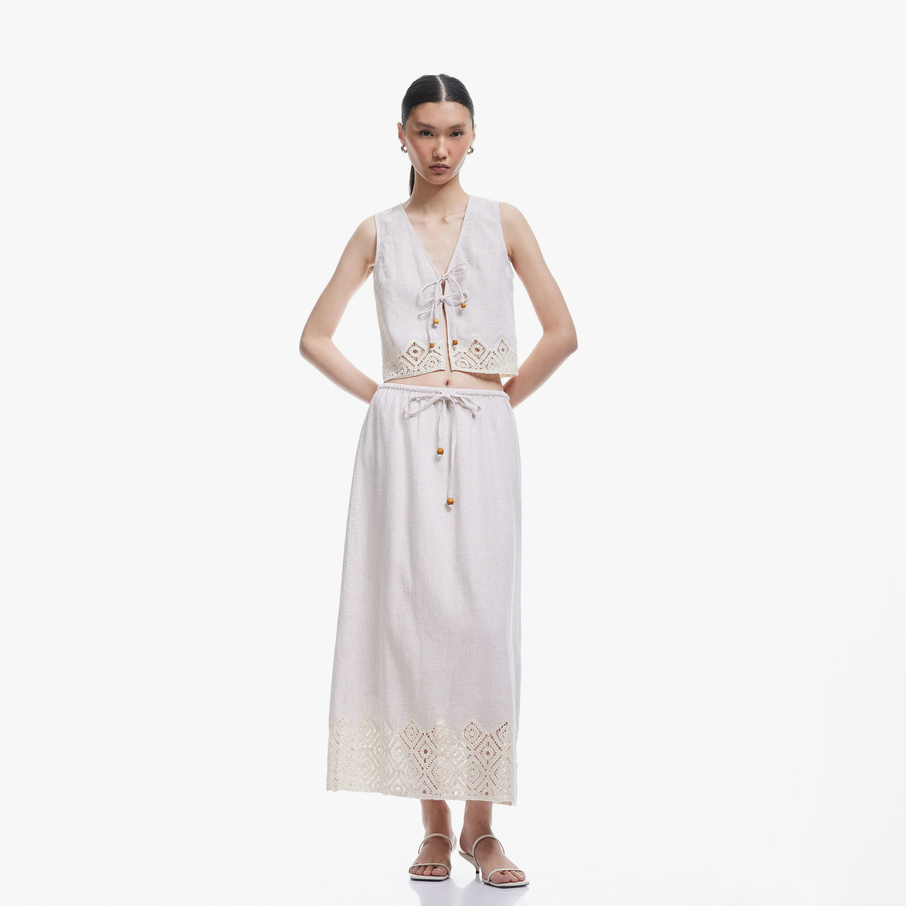 سترة قصيرة (كروب فيست) كروشيه باللون البيج للنساء من كوتون-women-clothing-shirtsandblouses-blouses-image-1