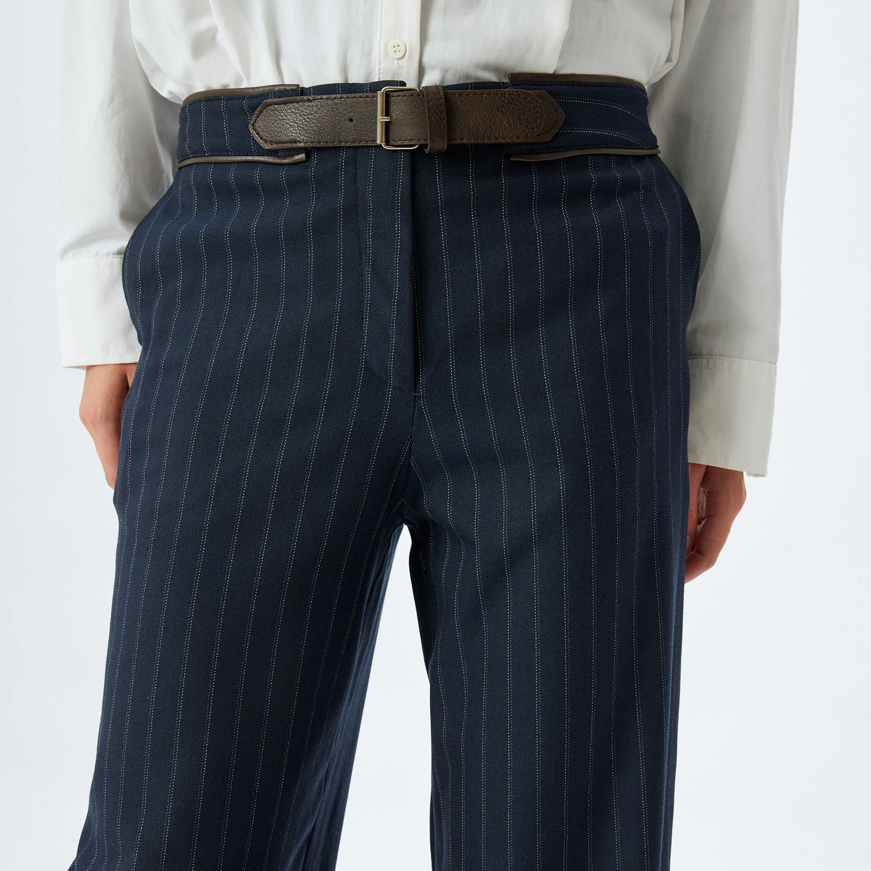 بنطال حريمي بقصة أرجل مستقيمة ومخطط باللون الكحلي من كوتون-women-clothing-trousers-image-5