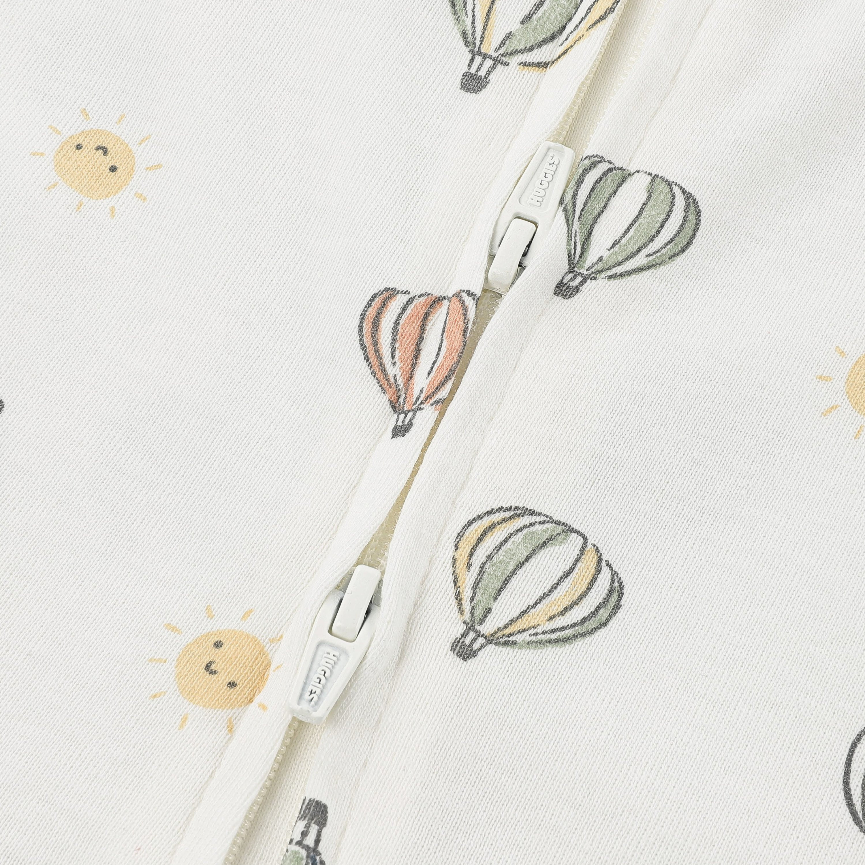 طقم بودي سوت بطبعات، ولباس نوم، ومريلة مع بنطال ركض، 4 قطع من هاجيز-baby-boys-clothing-setsandcoords-image-5