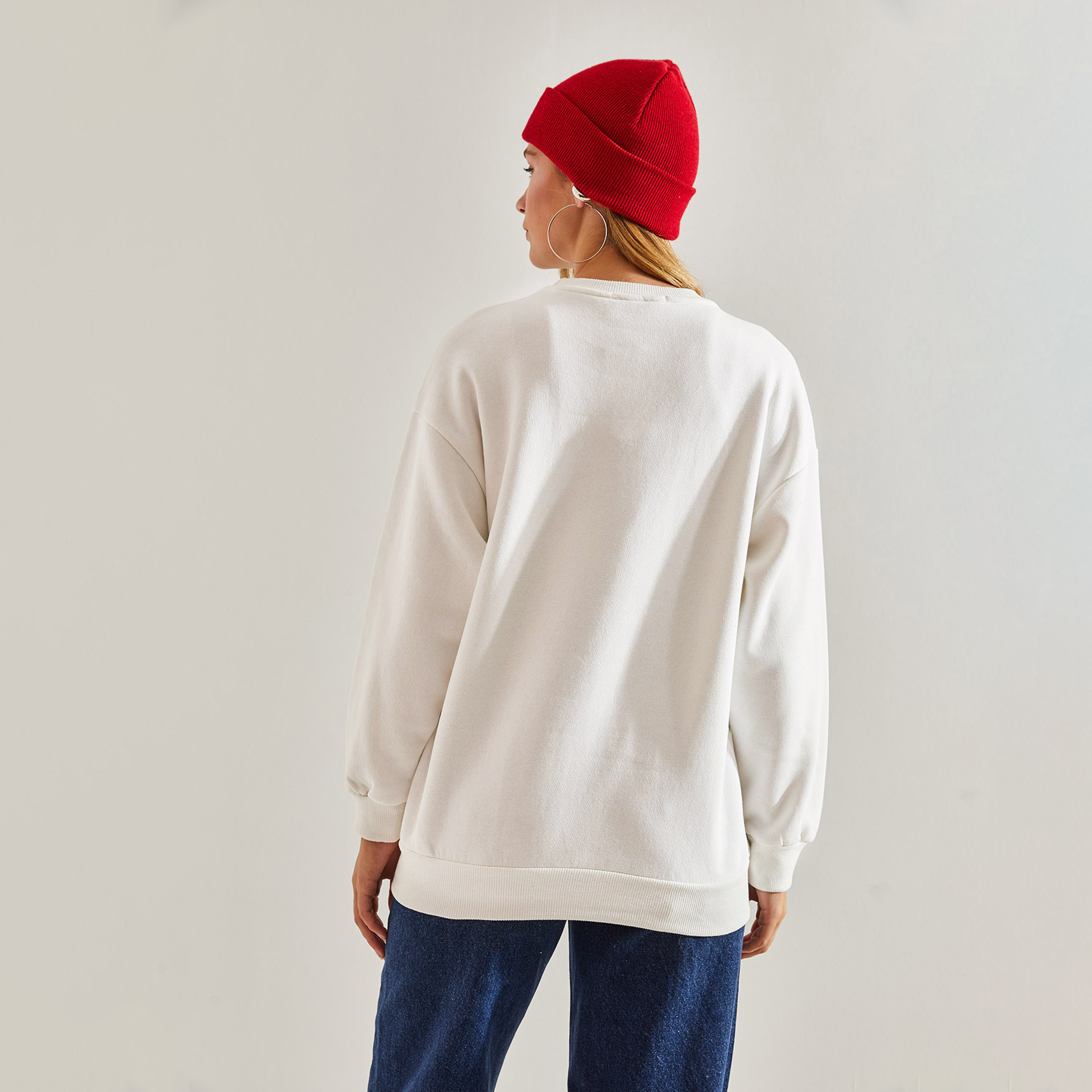 سويت شيرت نسائي باللون الأبيض بطبعة نص من بيانكو لوتشي-women-winterwear-hoodiesandsweatshirts-sweatshirts-image-3