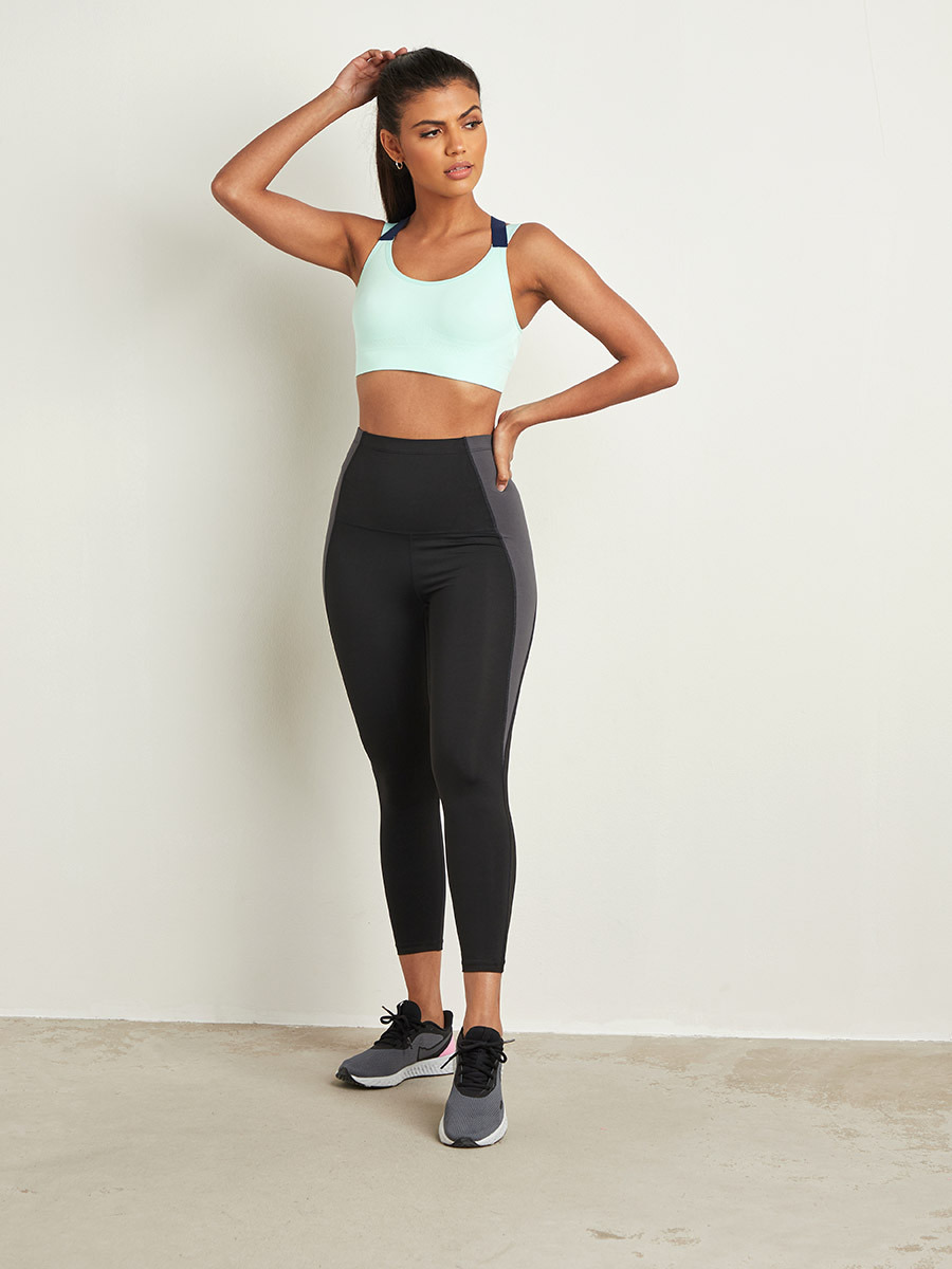 صدرية رياضية بتفاصيل خلفية من ستايلي-women-clothing-sportswearandactivewear-sportsbras-image-2