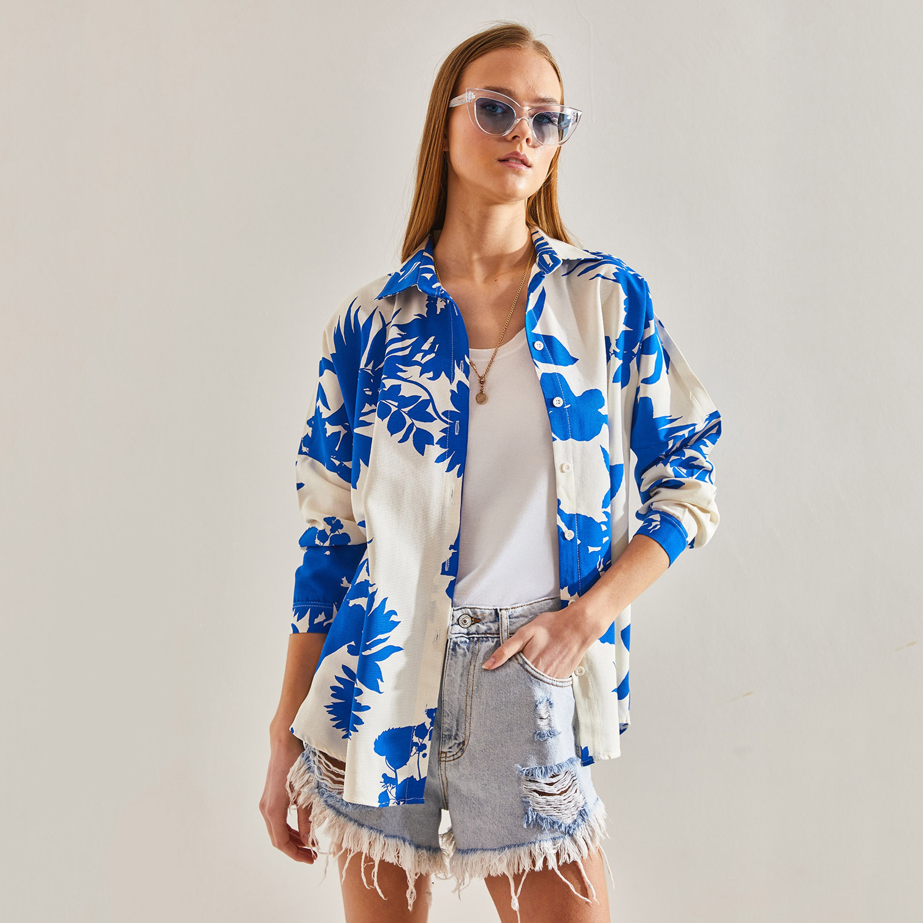 قميص نسائي بطبعة زهور من الكتان، بأكمام منسدلة، أبيض من بيانكو لوتشي-women-clothing-shirtsandblouses-shirts-image-1
