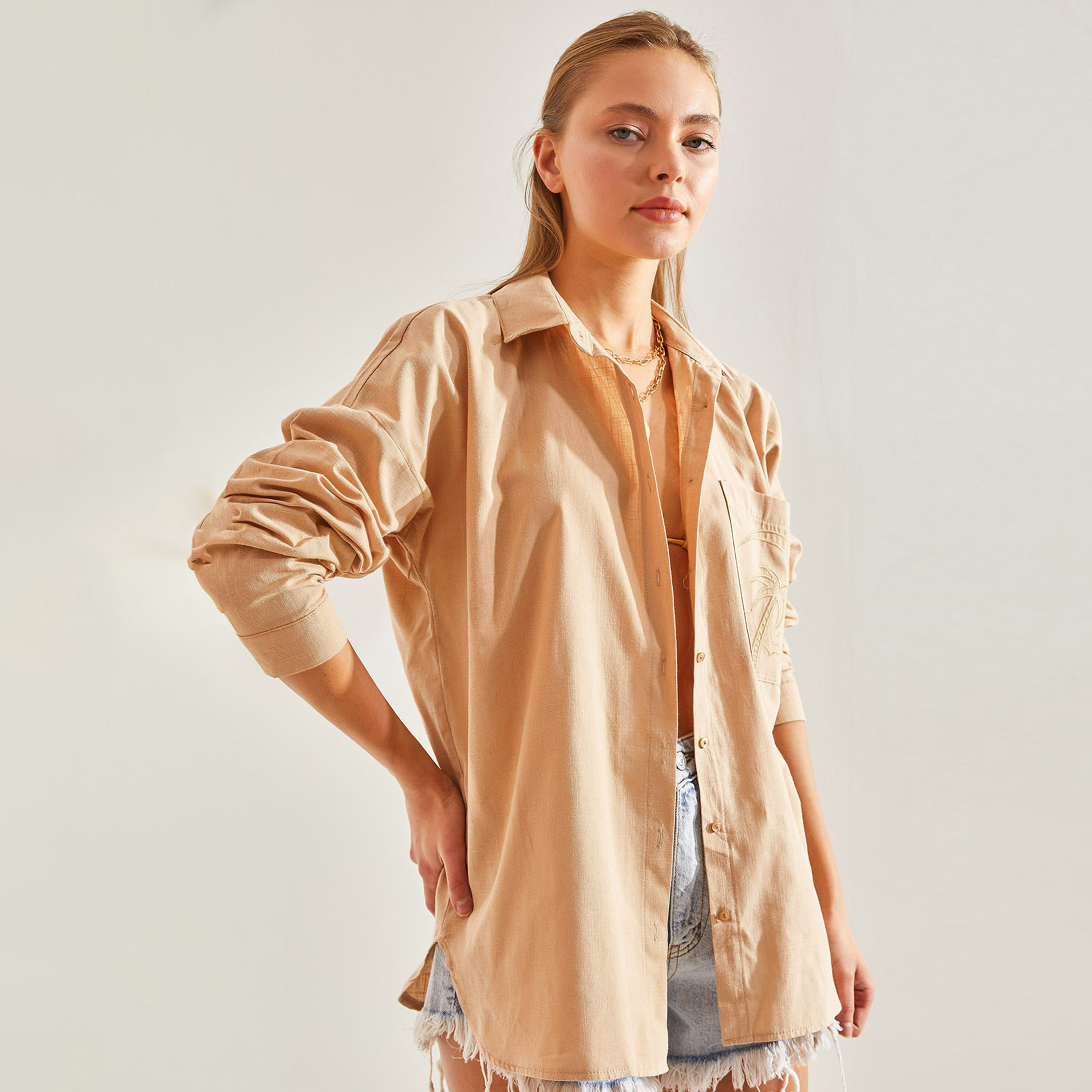 قميص بيج بأكمام منسدلة وياقة نسائية من بيانكو لوتشي-women-clothing-shirtsandblouses-shirts-image-1