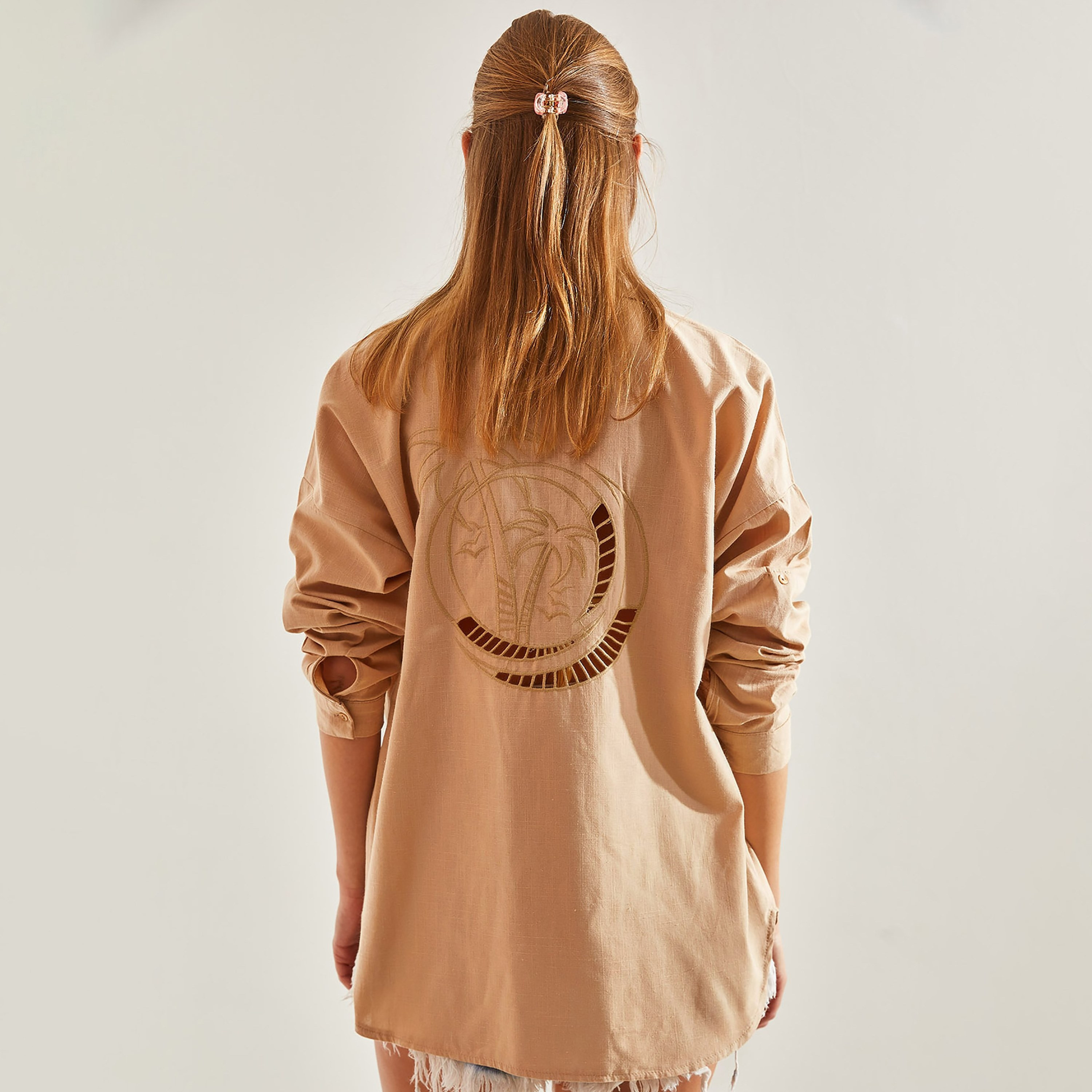 قميص بيج بأكمام منسدلة وياقة نسائية من بيانكو لوتشي-women-clothing-shirtsandblouses-shirts-image-4