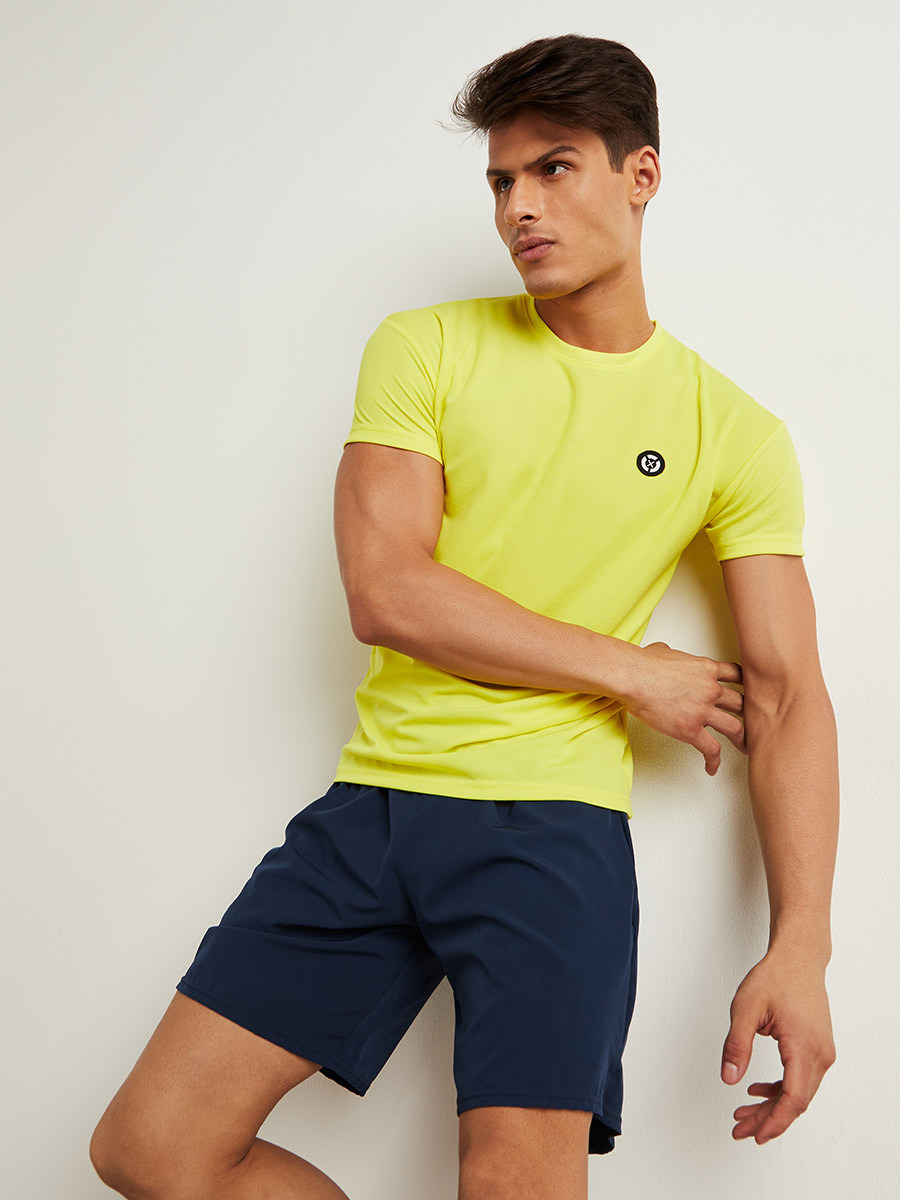 تيشيرت مطبوع بأكمام قصيرة-men-clothing-tshirtsandpolos-tshirts-image-2