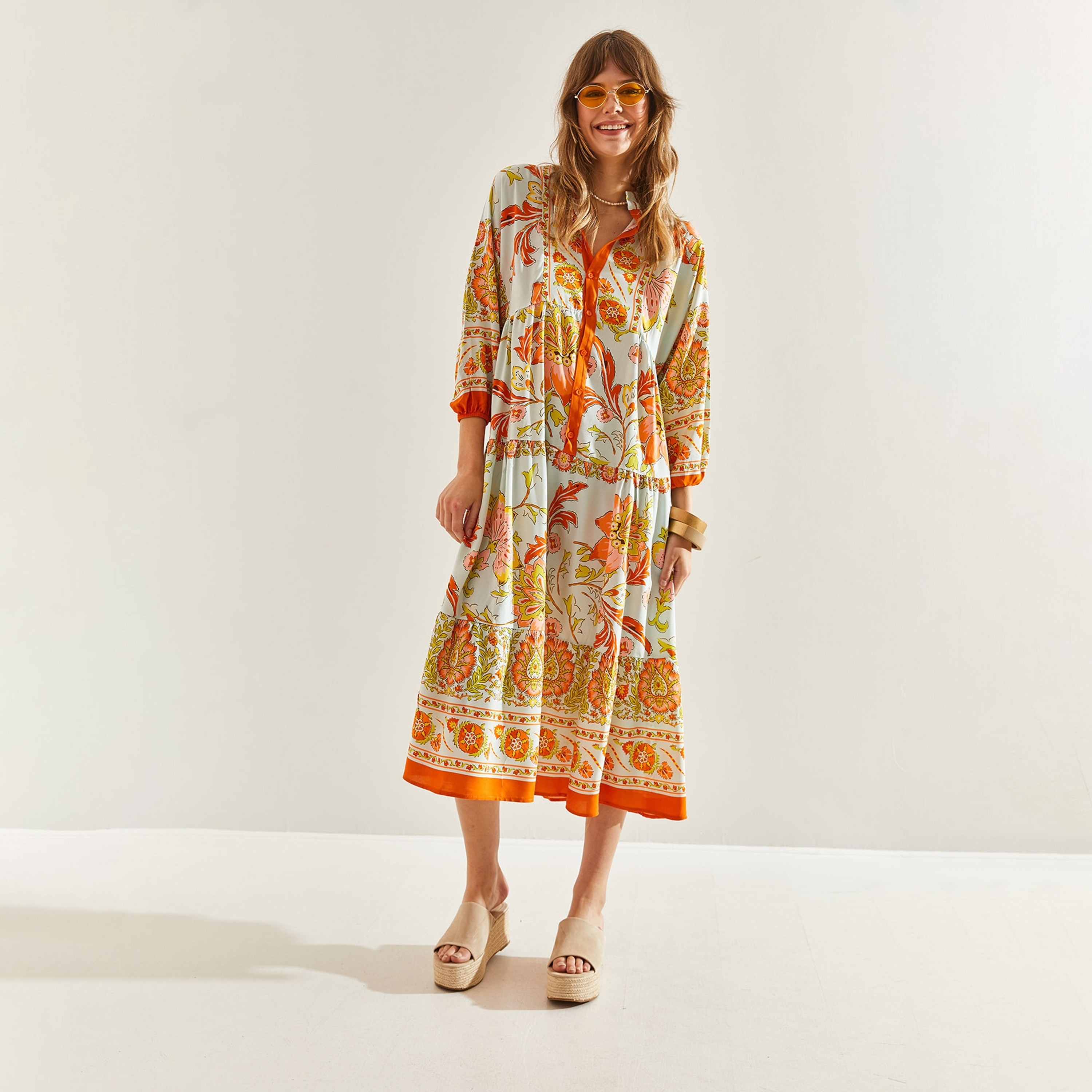 فستان متوسط الطول بأكمام مرنة وطبعة زهور من الماندرين للنساء من بيانكو لوتشي-women-clothing-dresses-image-5