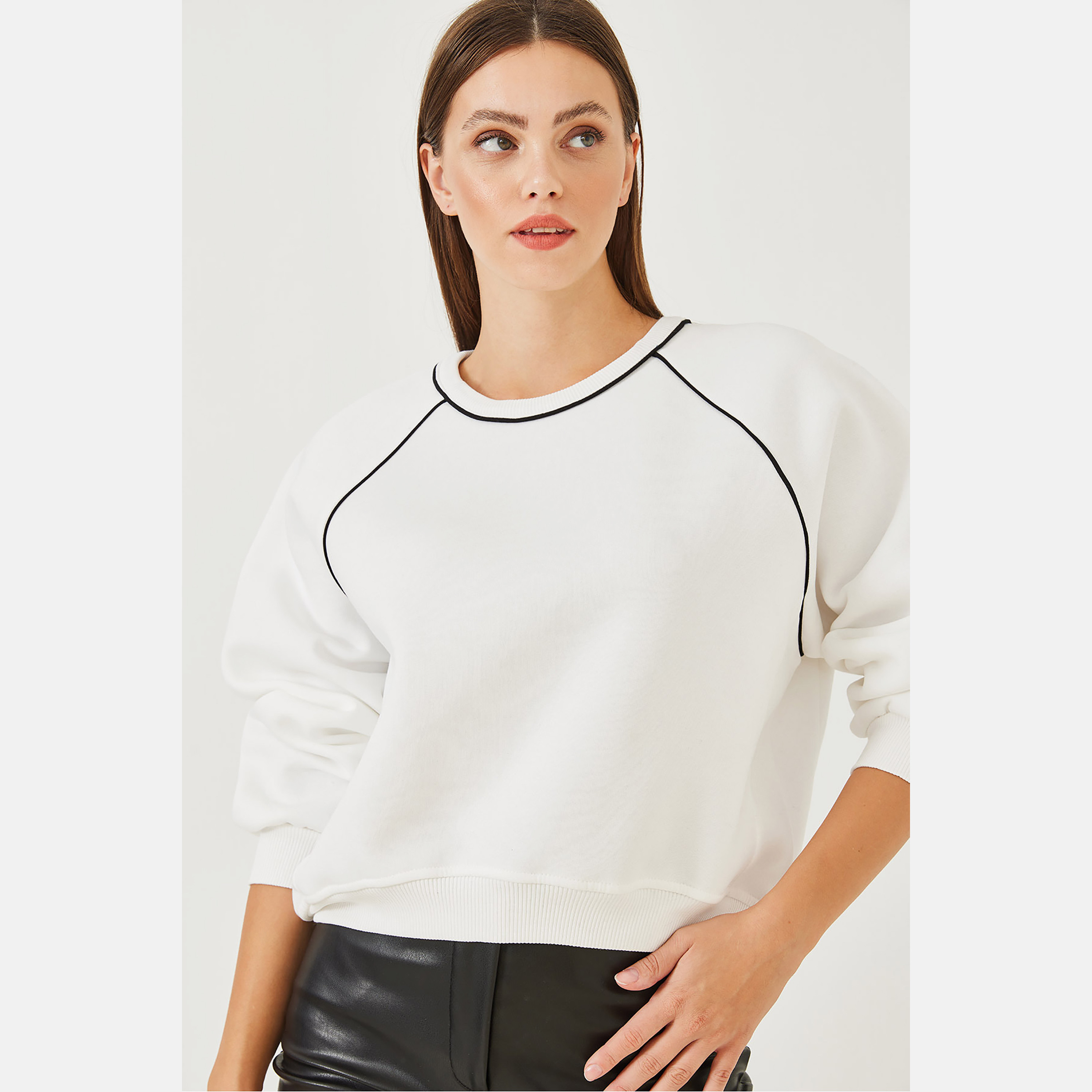 Bianco Lucci Women's Sweatshirt-women-winterwear-hoodiesandsweatshirts-sweatshirts-image-4