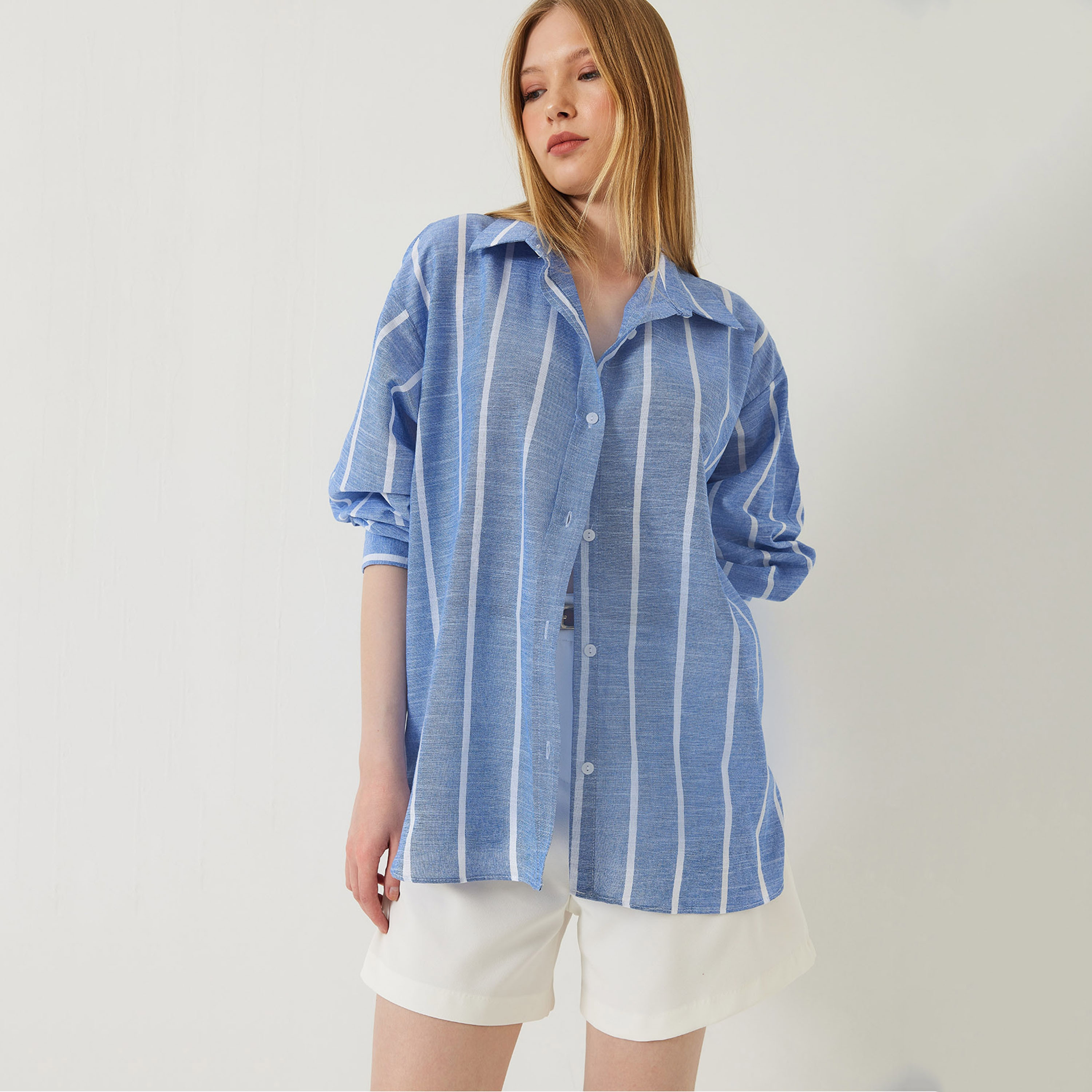 قميص نسائي مخطط، بأكمام منسدلة، أزرق من بيانكو لوتشي-women-clothing-shirtsandblouses-shirts-image-1
