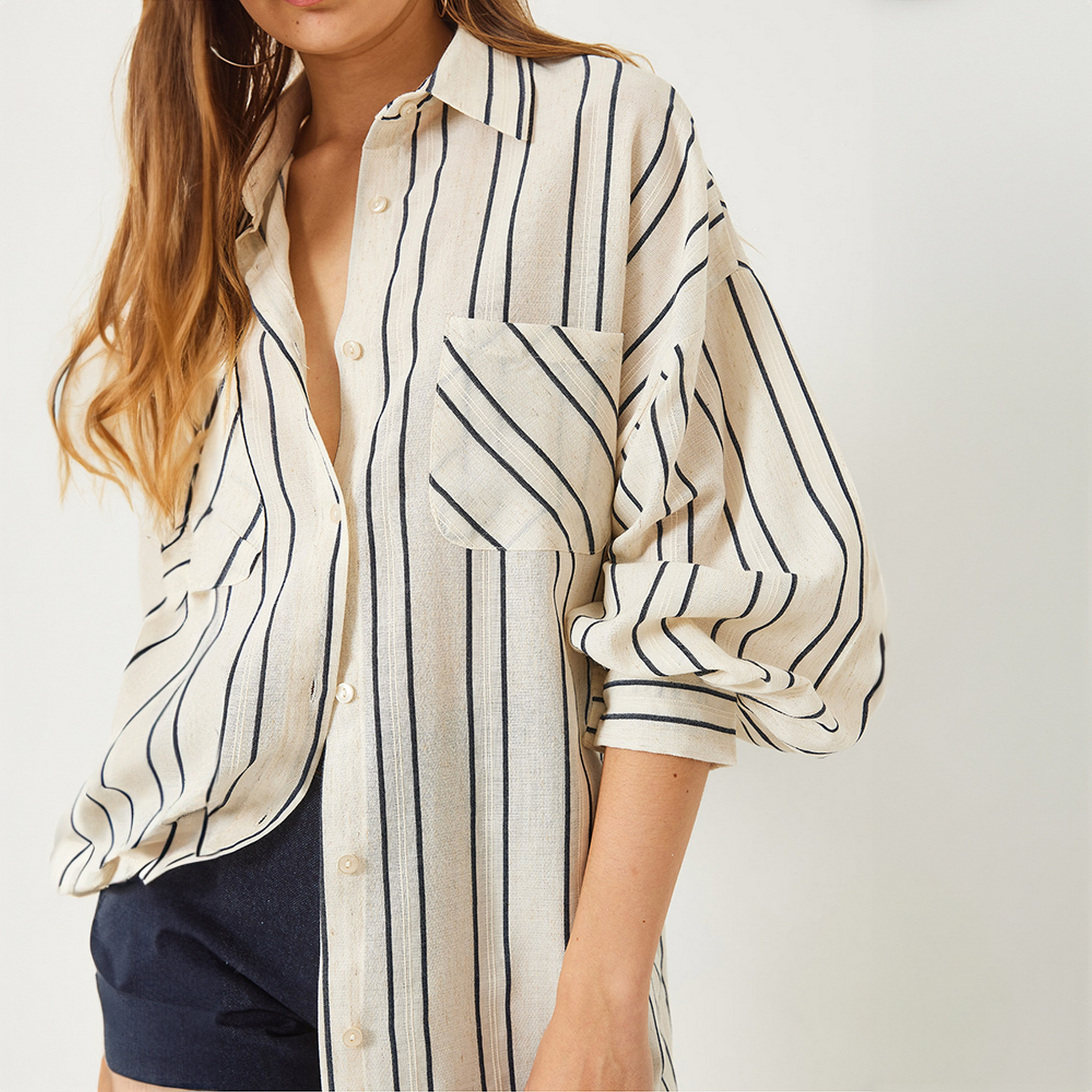 قميص نسائي من الكتان مخطط، بأكمام بالون منسدلة، كريمي من بيانكو لوتشي-women-clothing-shirtsandblouses-shirts-image-4